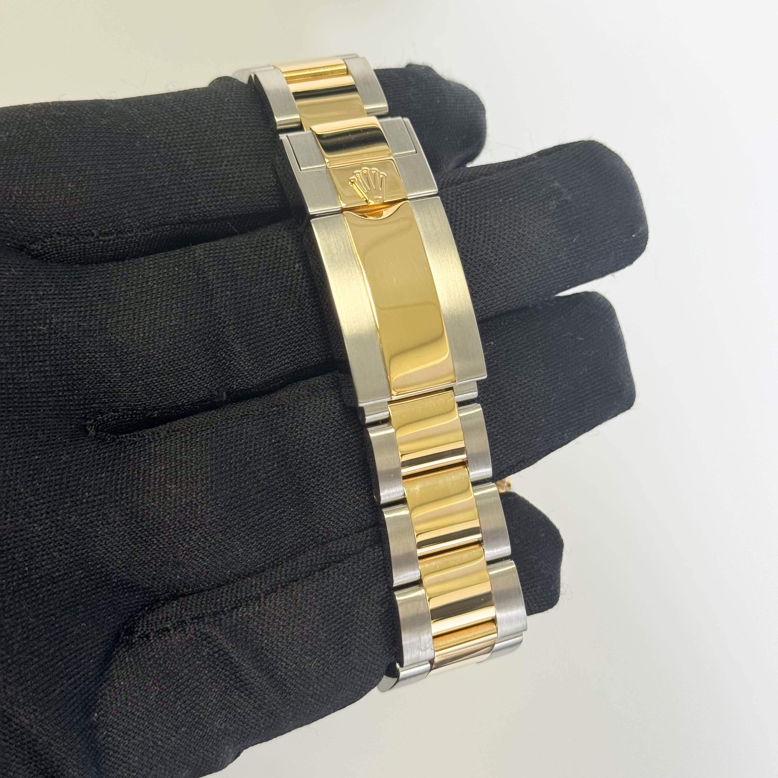 Rolex Daytona 40mm White Chronograph Stick Dial Watch Ref# 116523