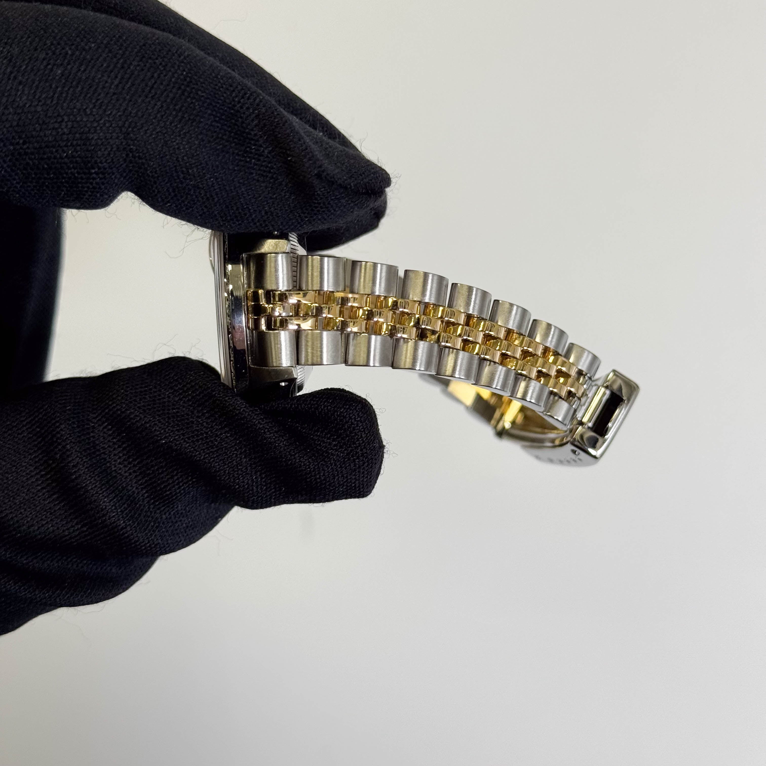 Rolex Datejust 26mm MOP Dial Watch Ref# 69173 - Happy Jewelers Fine Jewelry Lifetime Warranty