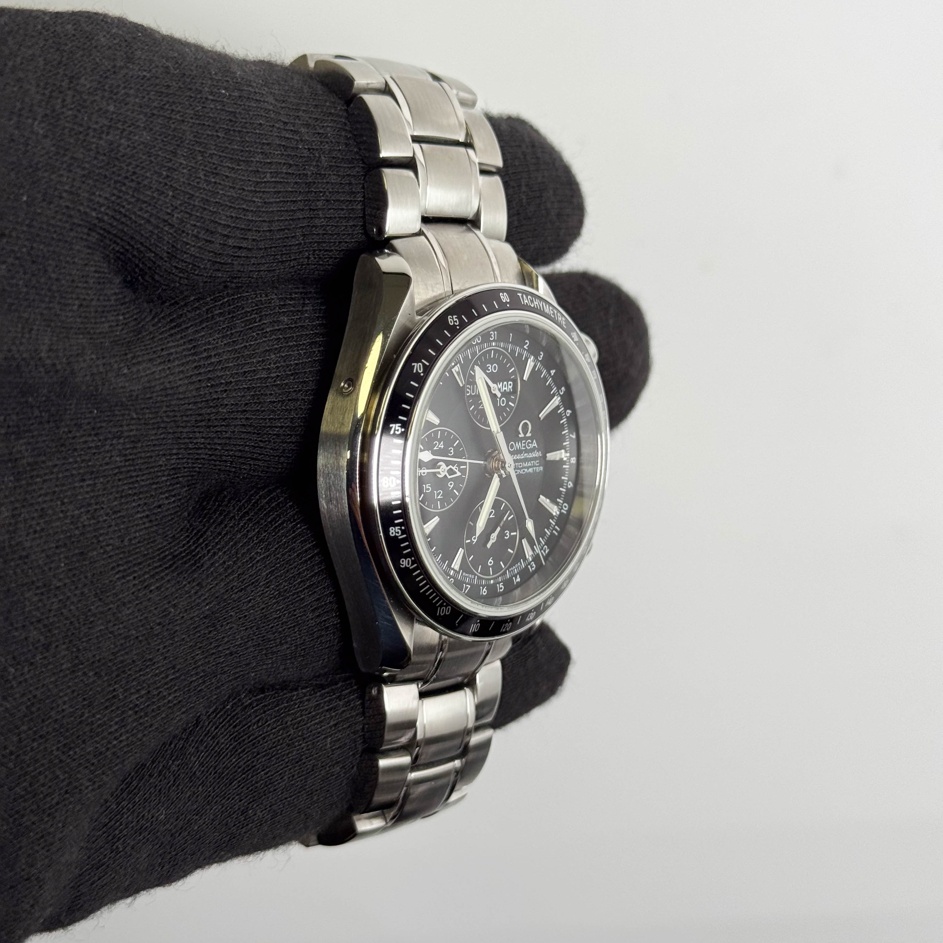 Omega Speedmaster 40mm Black Dial Watch Ref# 3220.50.00 – Happy
