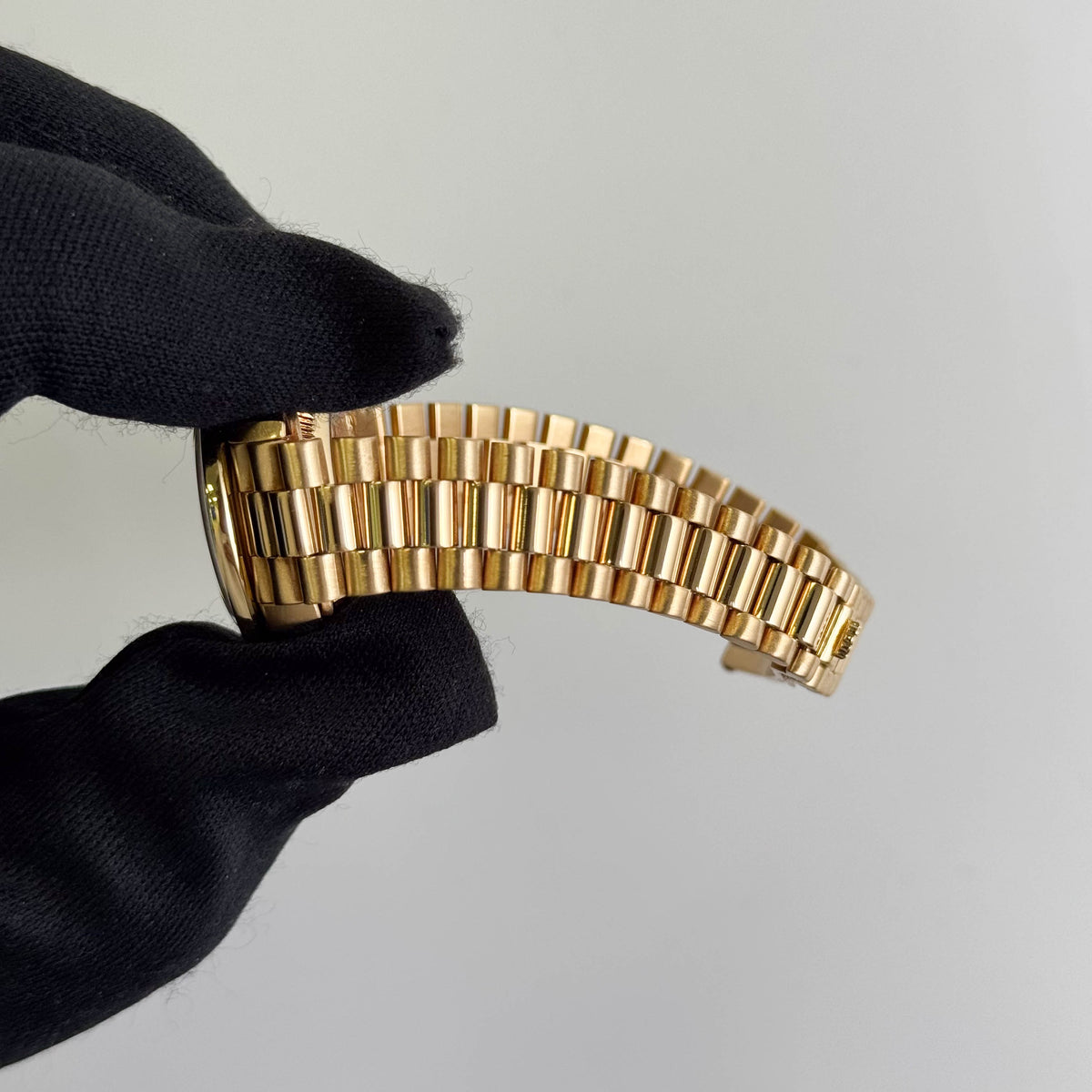 Rolex Datejust 26mm Custom Champagne Dial Watch Ref# 69178 - Happy Jewelers Fine Jewelry Lifetime Warranty