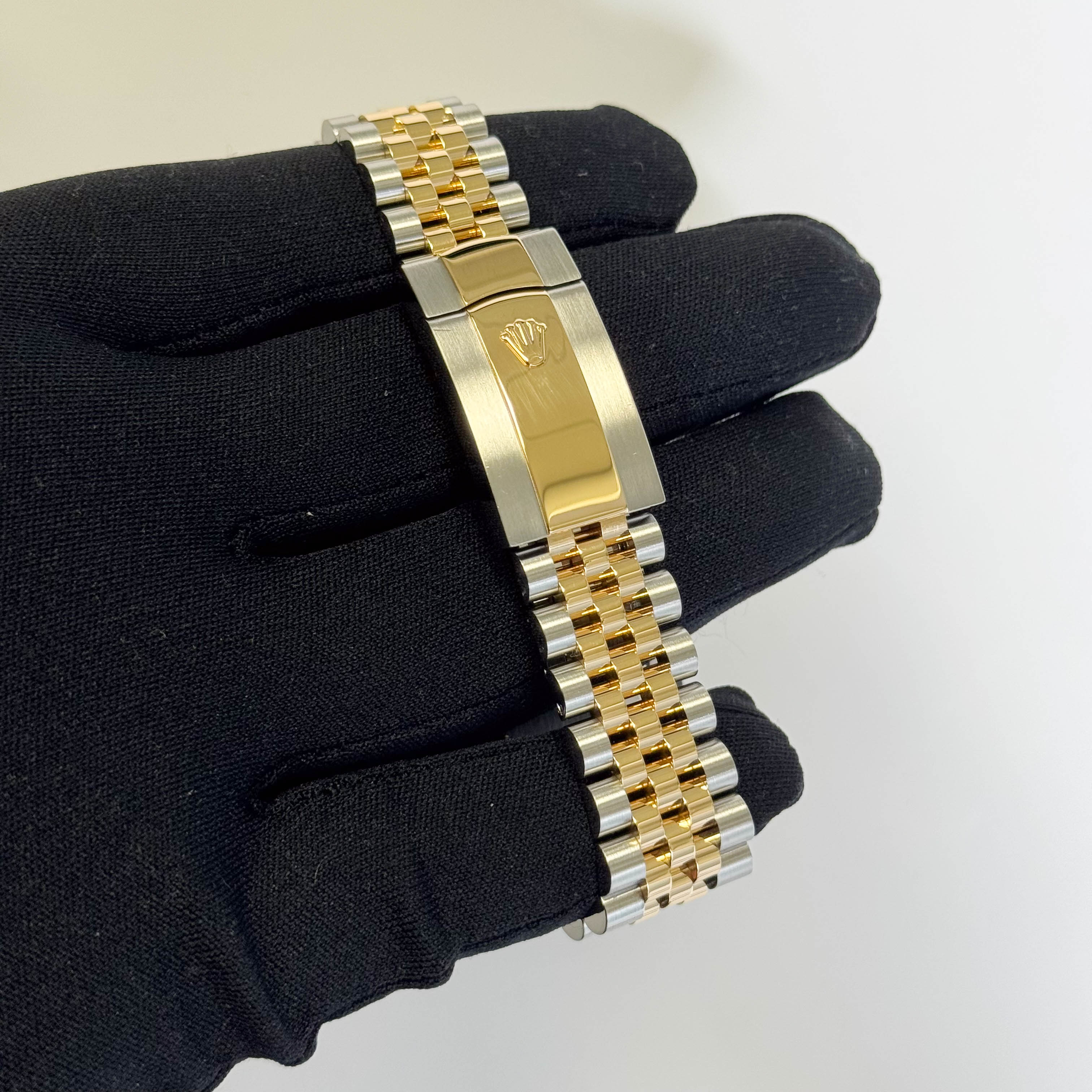 Rolex Datejust 41mm Champagne Dial Watch Ref# 126333