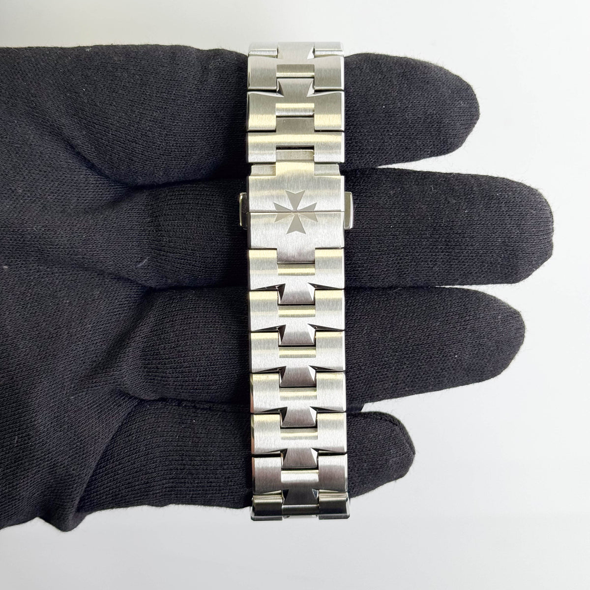 Vacheron Consantin Overseas 41mm Black Dial Watch Ref# 4520V/210A-B483
