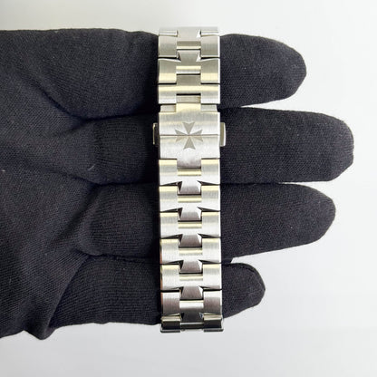 Vacheron Consantin Overseas 41mm Black Dial Watch Ref# 4520V/210A-B483