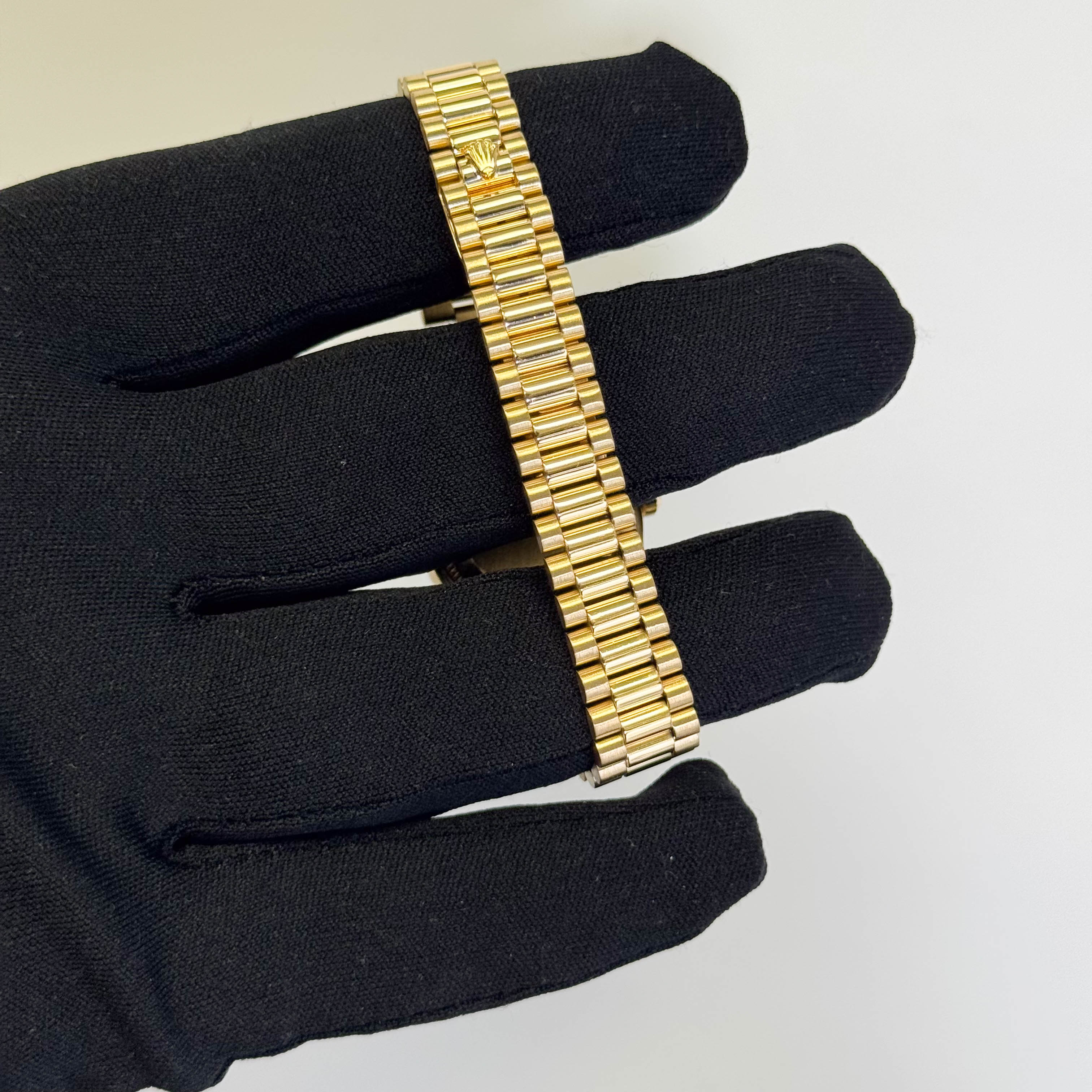 Rolex Datejust 26mm Champagne Dial Watch Ref# 69178