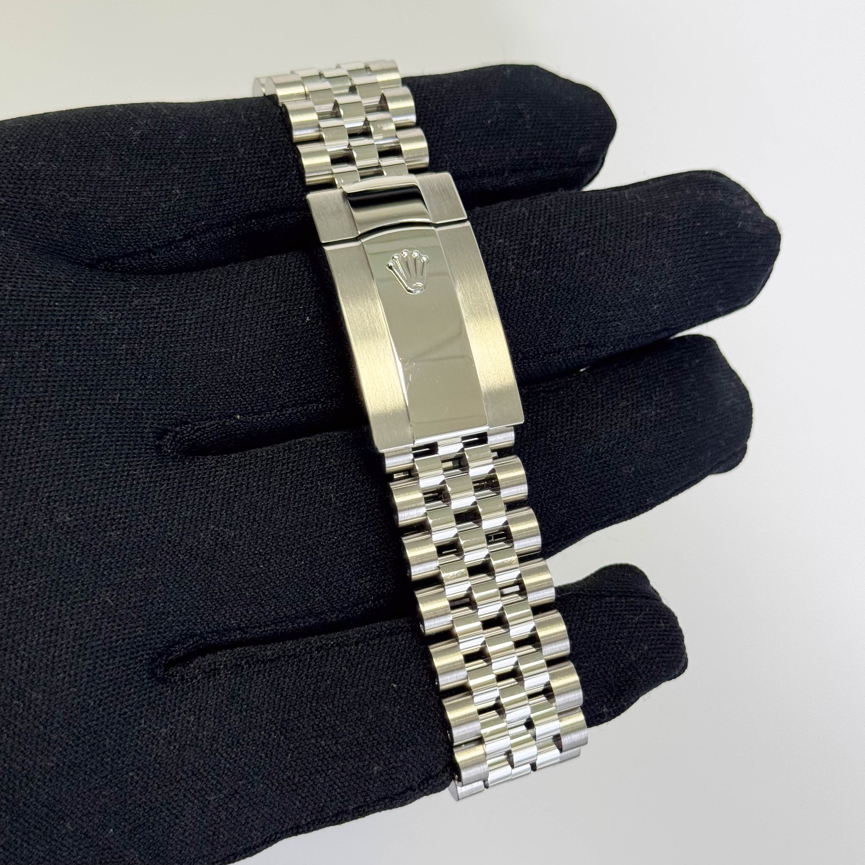 Rolex Datejust 41mm MOP Dial Watch Ref# 126334