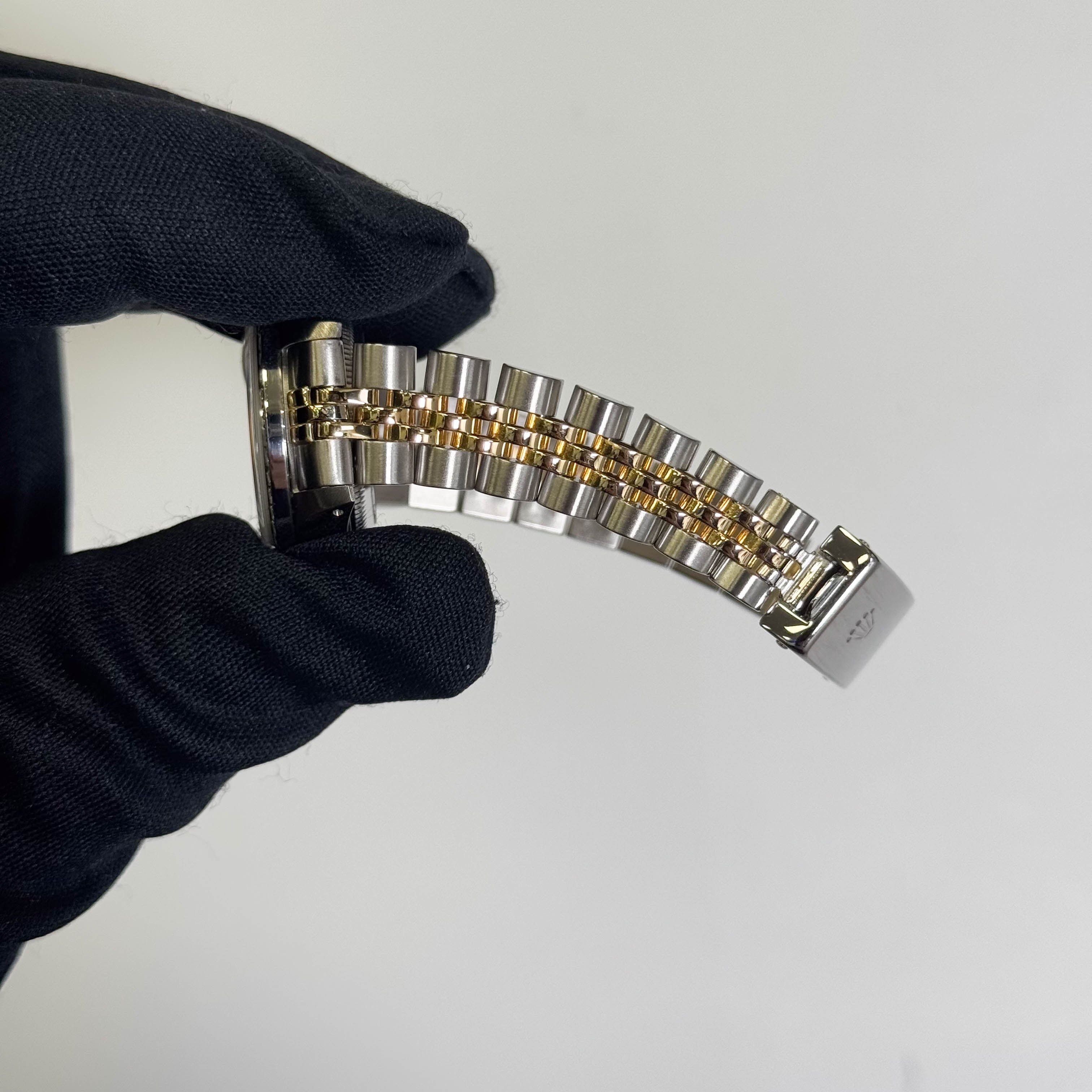 Rolex Datejust 26mm MOP Dial Watch Ref# 69173 - Happy Jewelers Fine Jewelry Lifetime Warranty