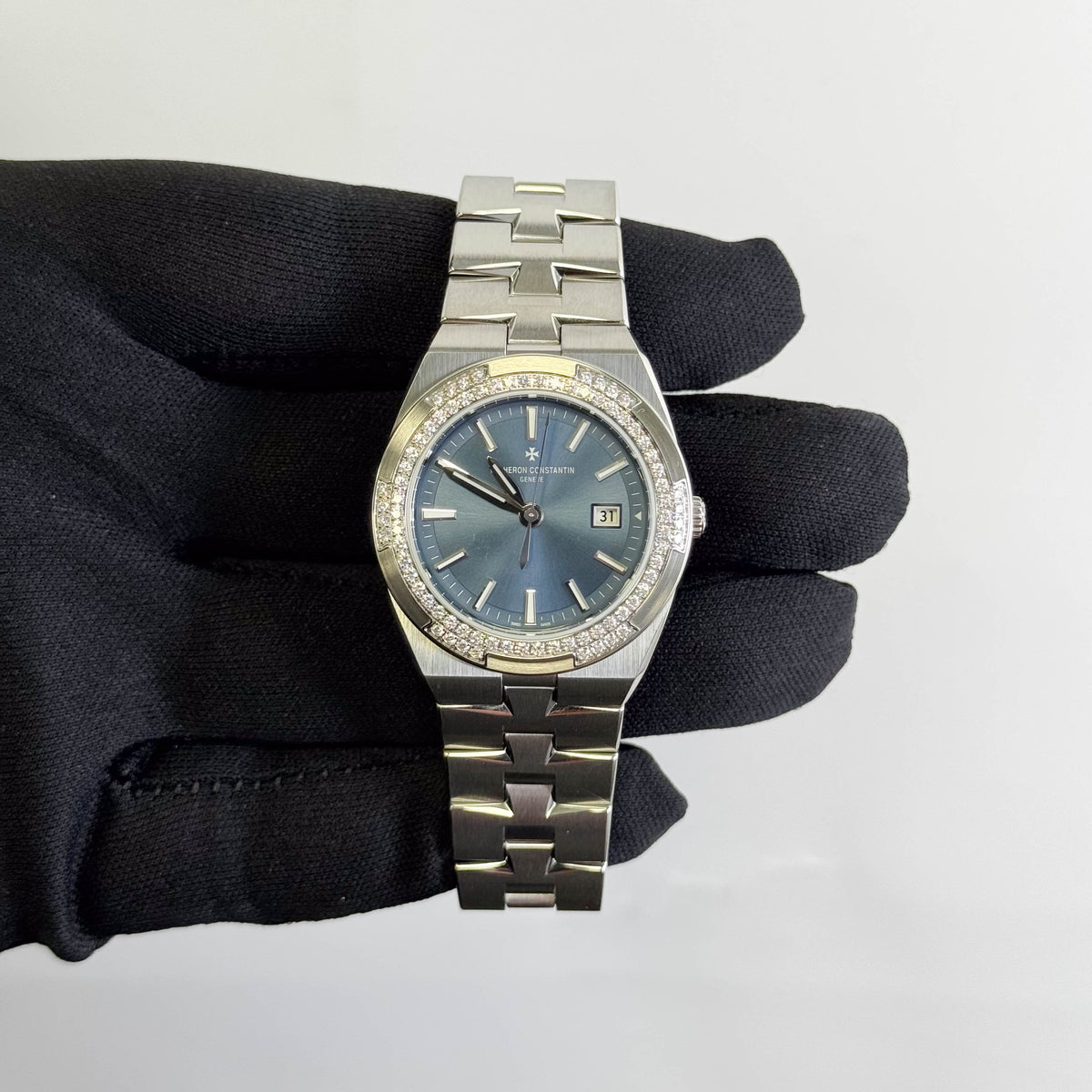 Vacheron Constantin Overseas 33mm Blue Dial Watch Ref# 1225V/200A-B590