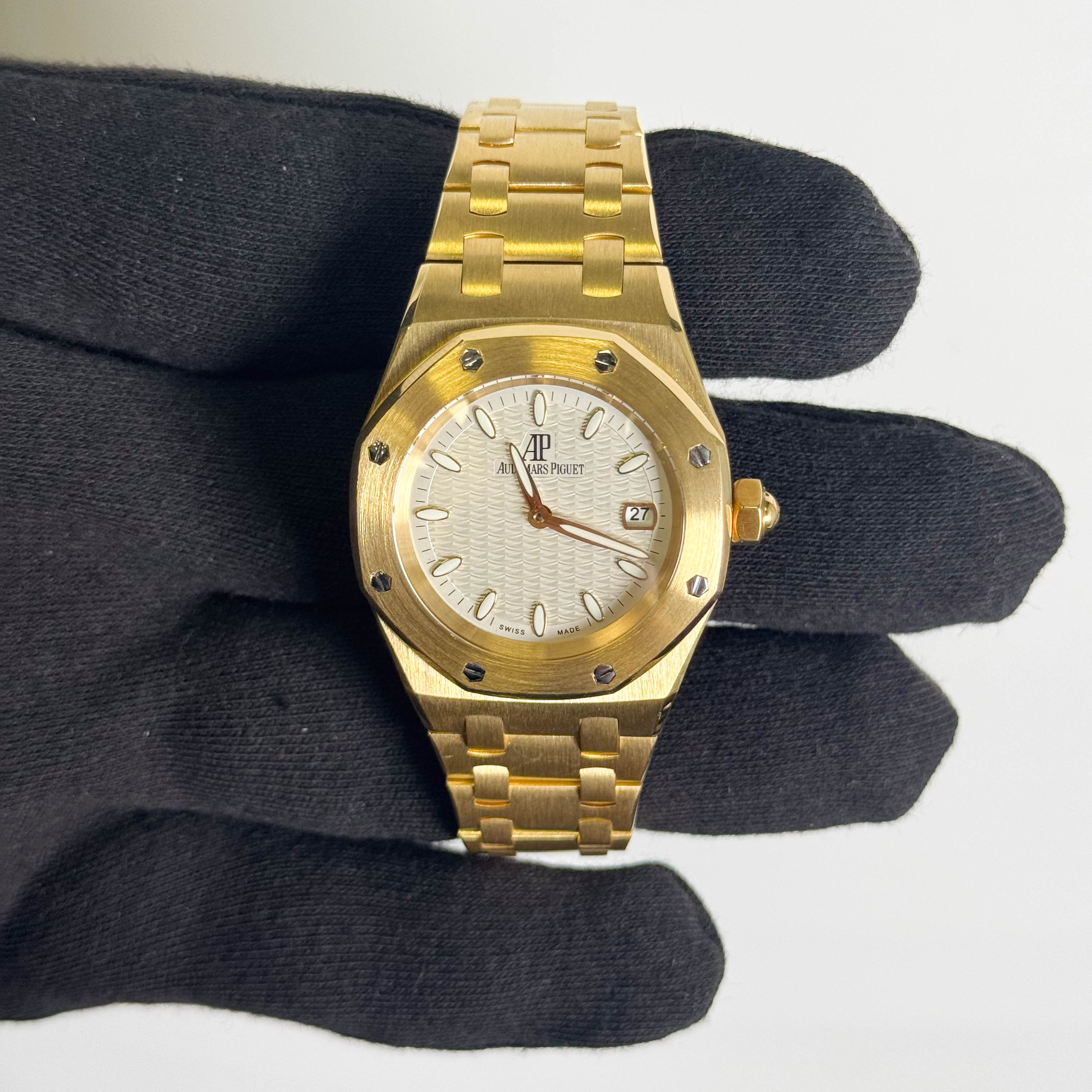 Audemars Piguet Royal Oak 33mm White Dial Watch Ref# 67600BA.OO.D090CR.01