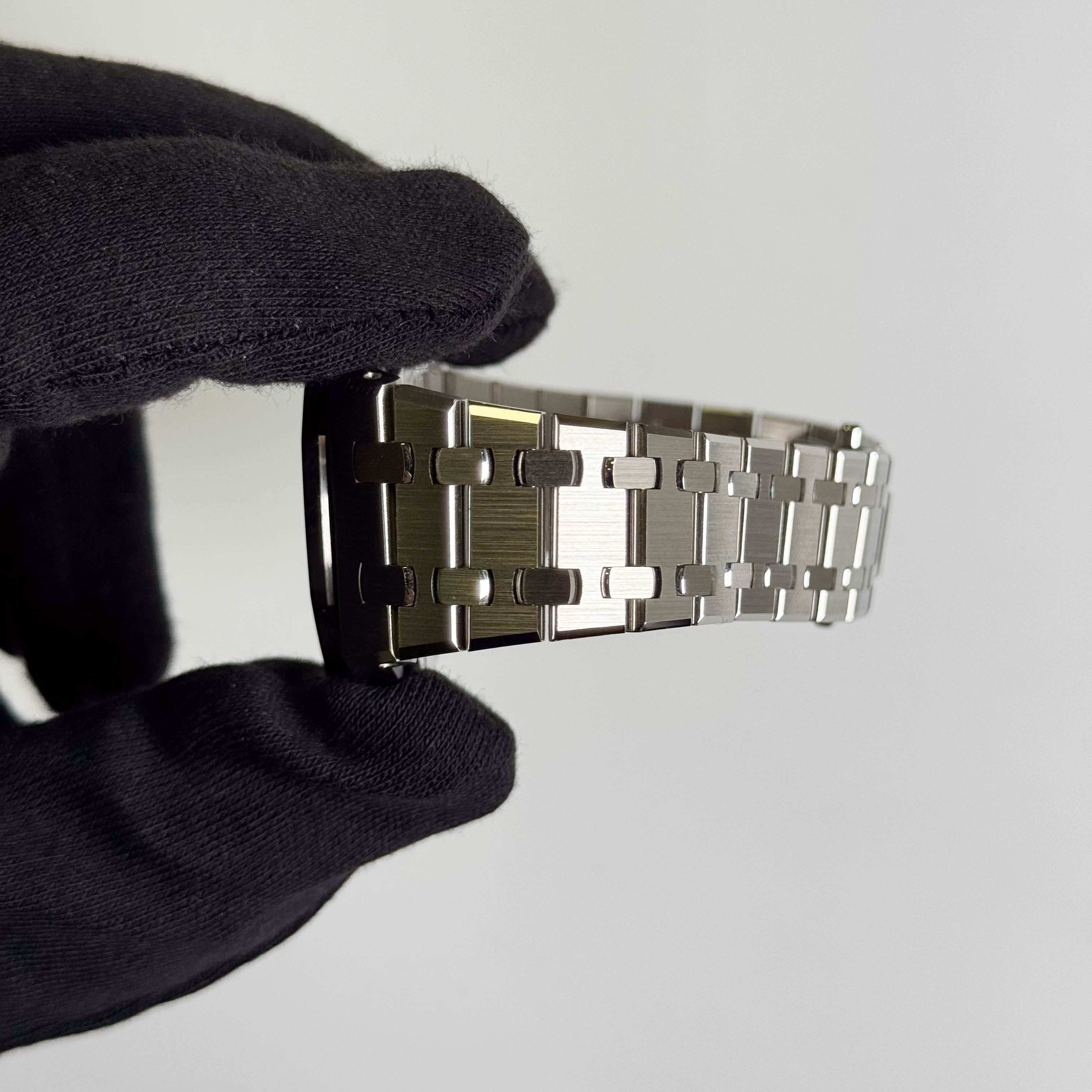 Audemars Piguet Royal Oak 37mm Blue Dial Watch Ref# 15551ST.ZZ.1356ST.02
