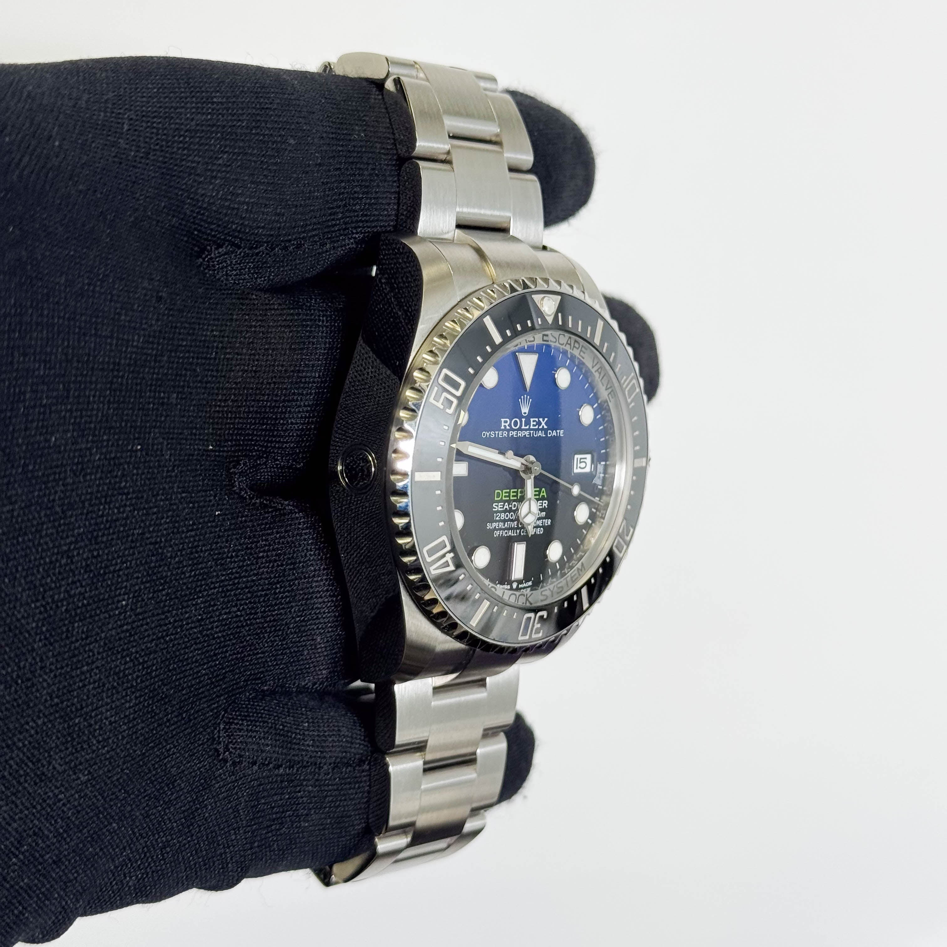 Rolex Sea-Dweller 44mm Black/Blue Dial Watch Ref# 136660 – Happy