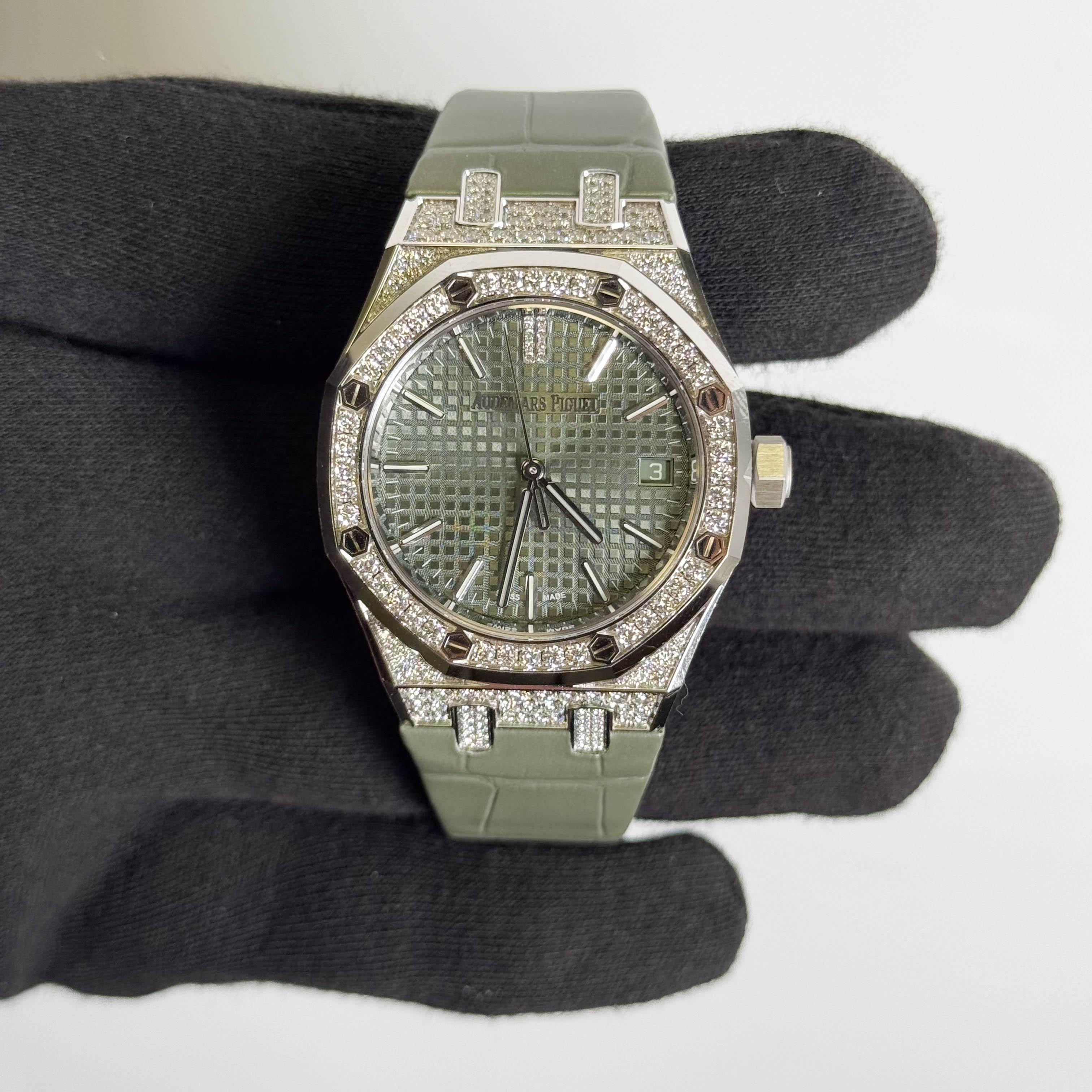 Audemars Piguet Royal Oak 37mm Green Dial Watch Ref# 15551BC.ZZ.D405CR.01