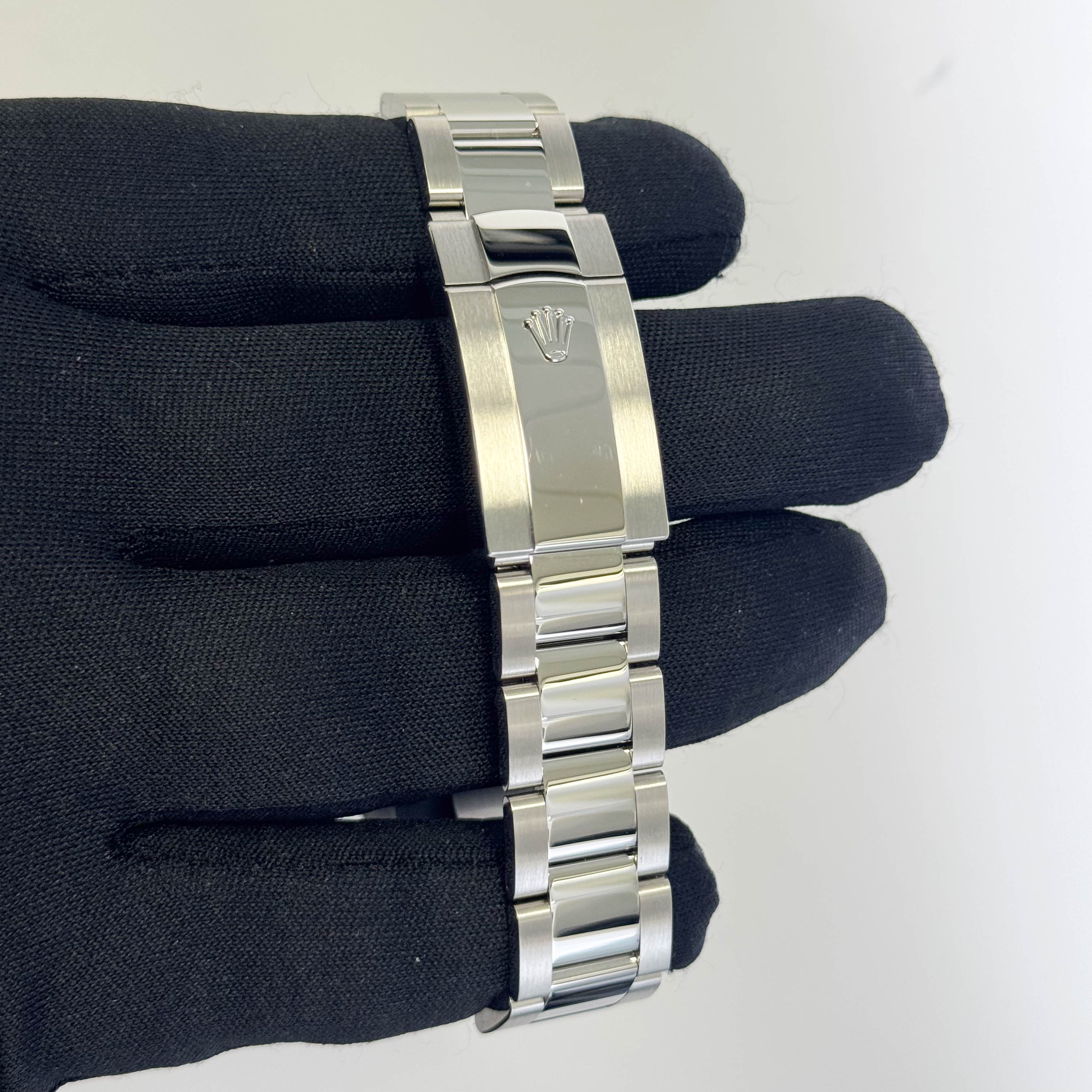 Rolex Datejust 41mm Silver Dial Watch Ref# 126300 - Happy Jewelers Fine Jewelry Lifetime Warranty