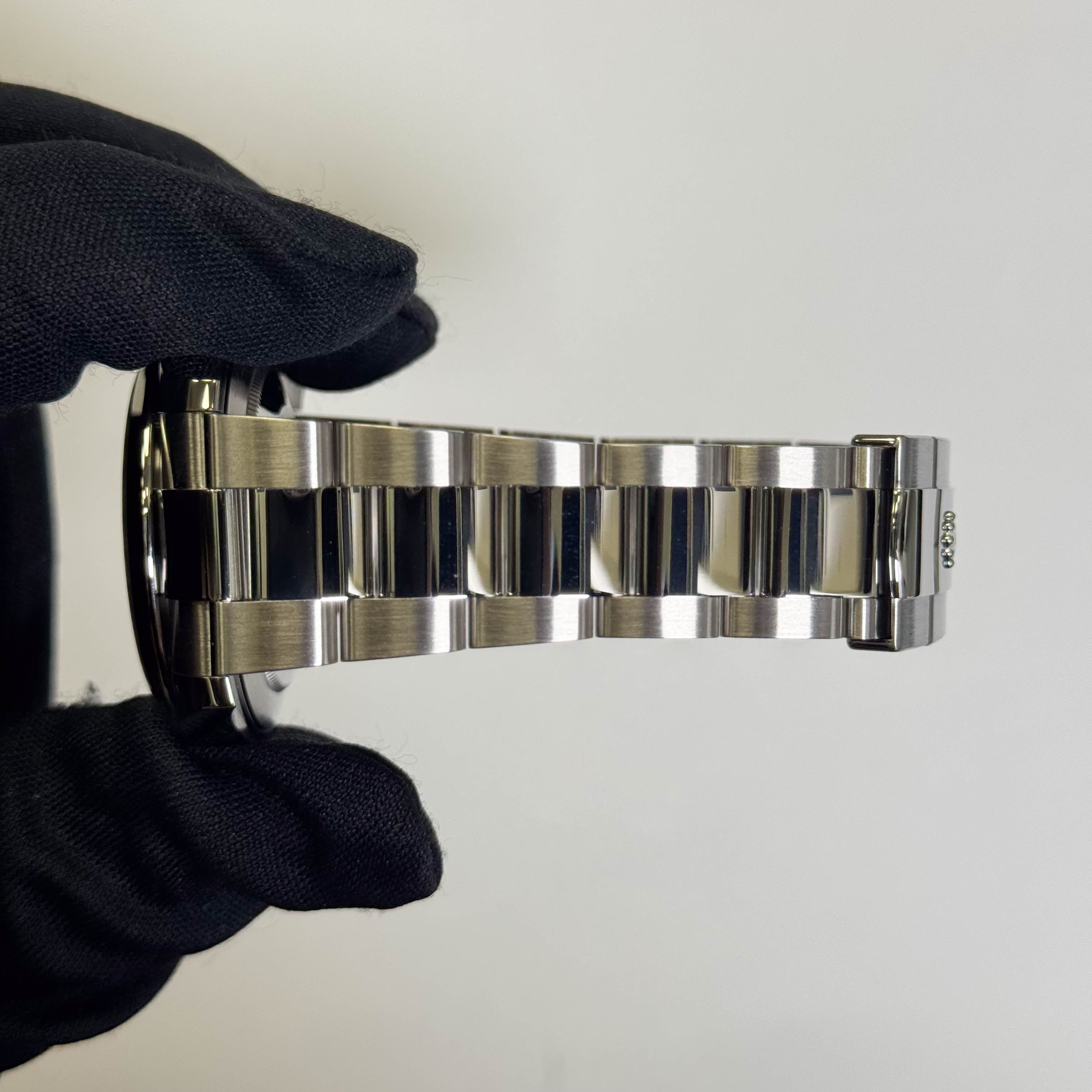 Rolex Datejust 41mm Silver Dial Watch Ref# 126300 - Happy Jewelers Fine Jewelry Lifetime Warranty