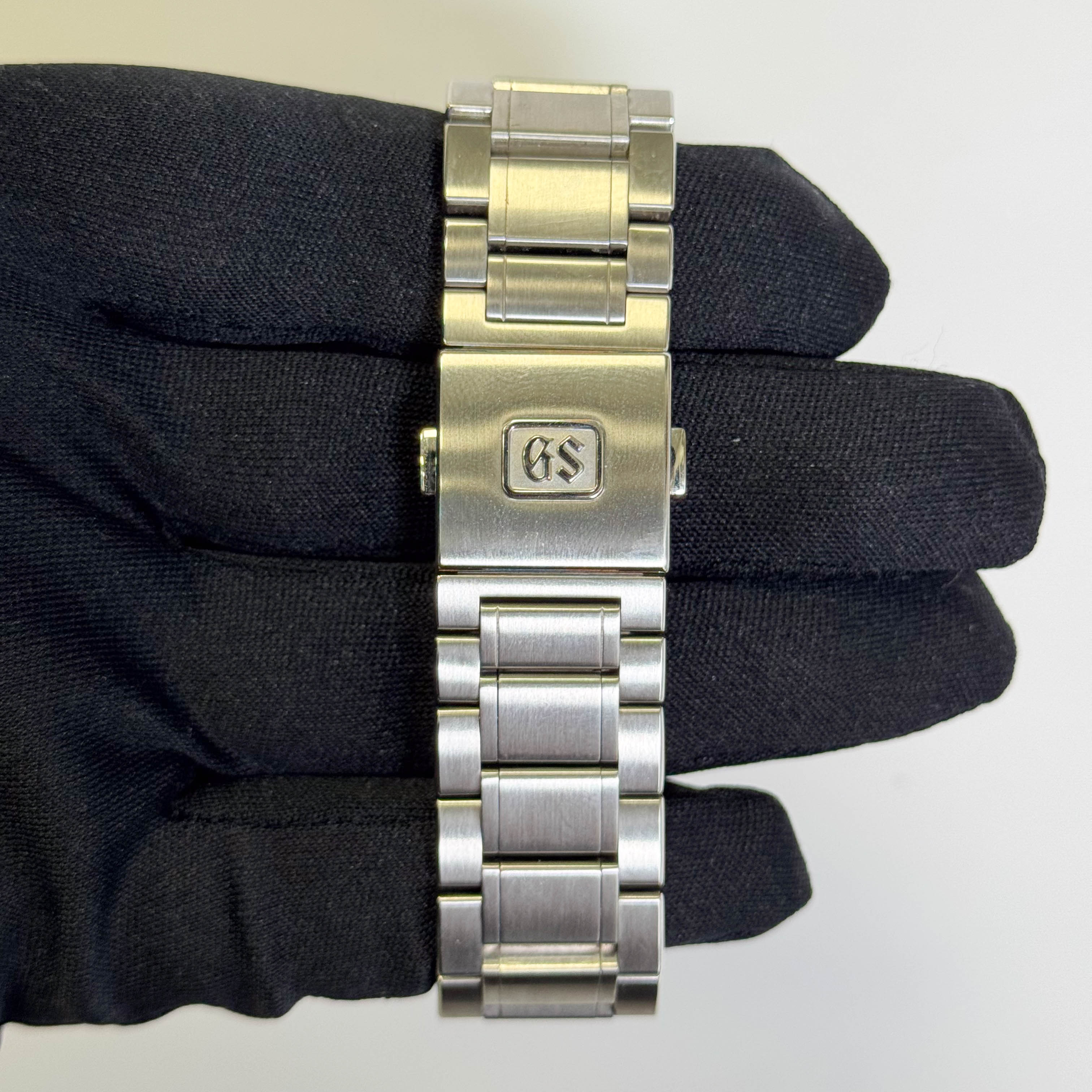 Grand Seiko Evolution 40mm Silver Dial Watch Ref# SLGH005