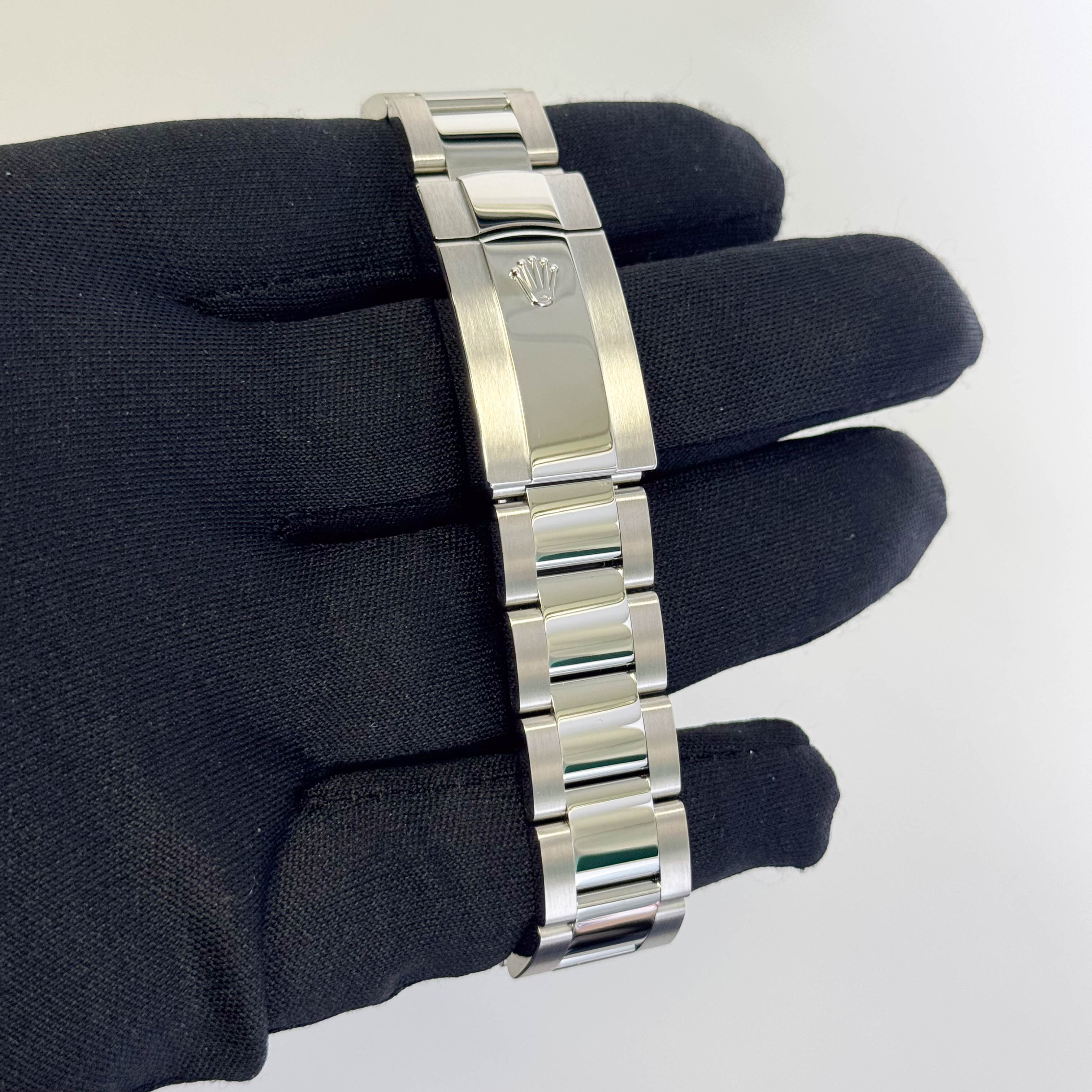 Rolex Datejust 41mm Silver Dial Watch Ref# 126300 - Happy Jewelers Fine Jewelry Lifetime Warranty