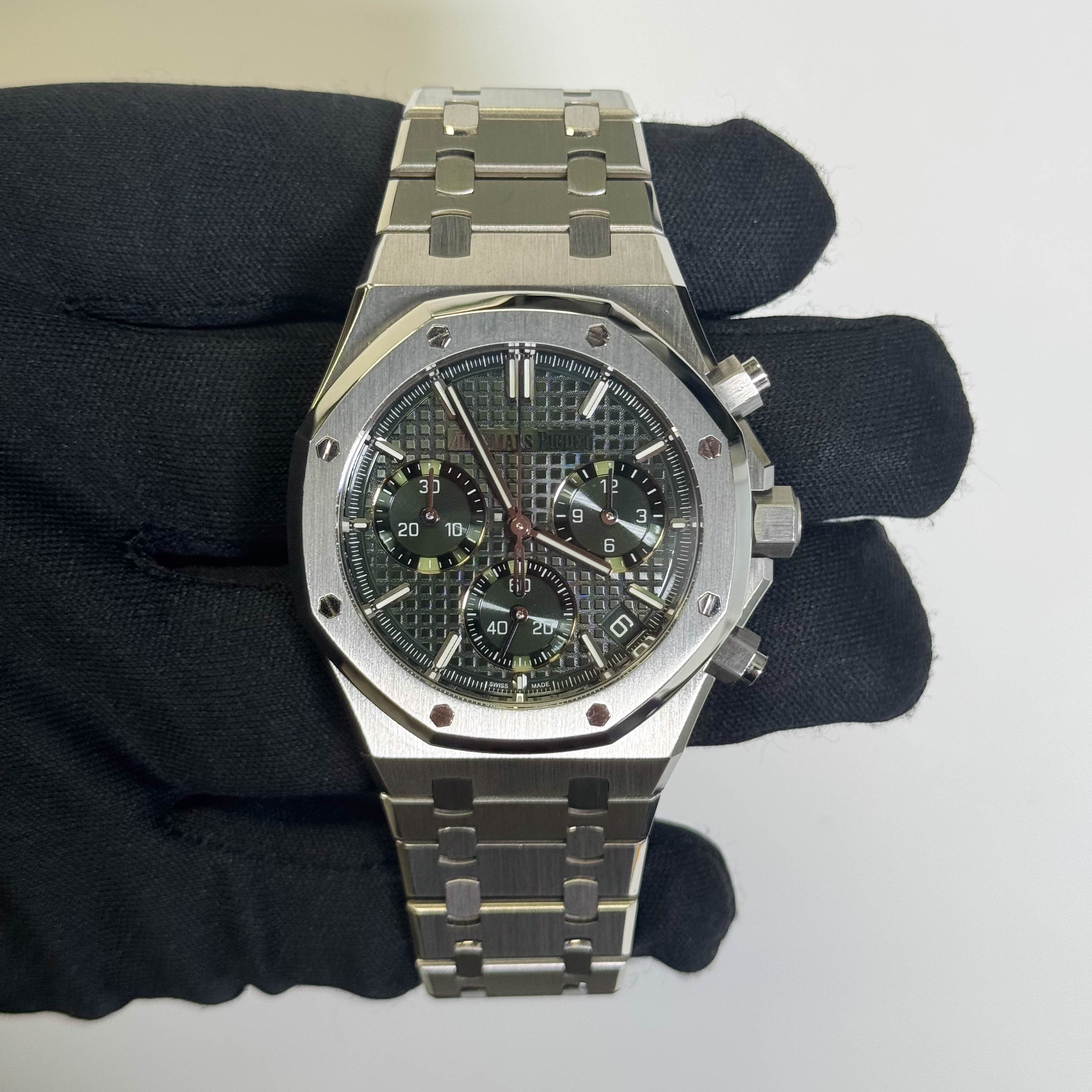 Audemars Piguet Royal Oak 41mm Green Dial Watch Ref# 26240ST.OO.1320ST.08