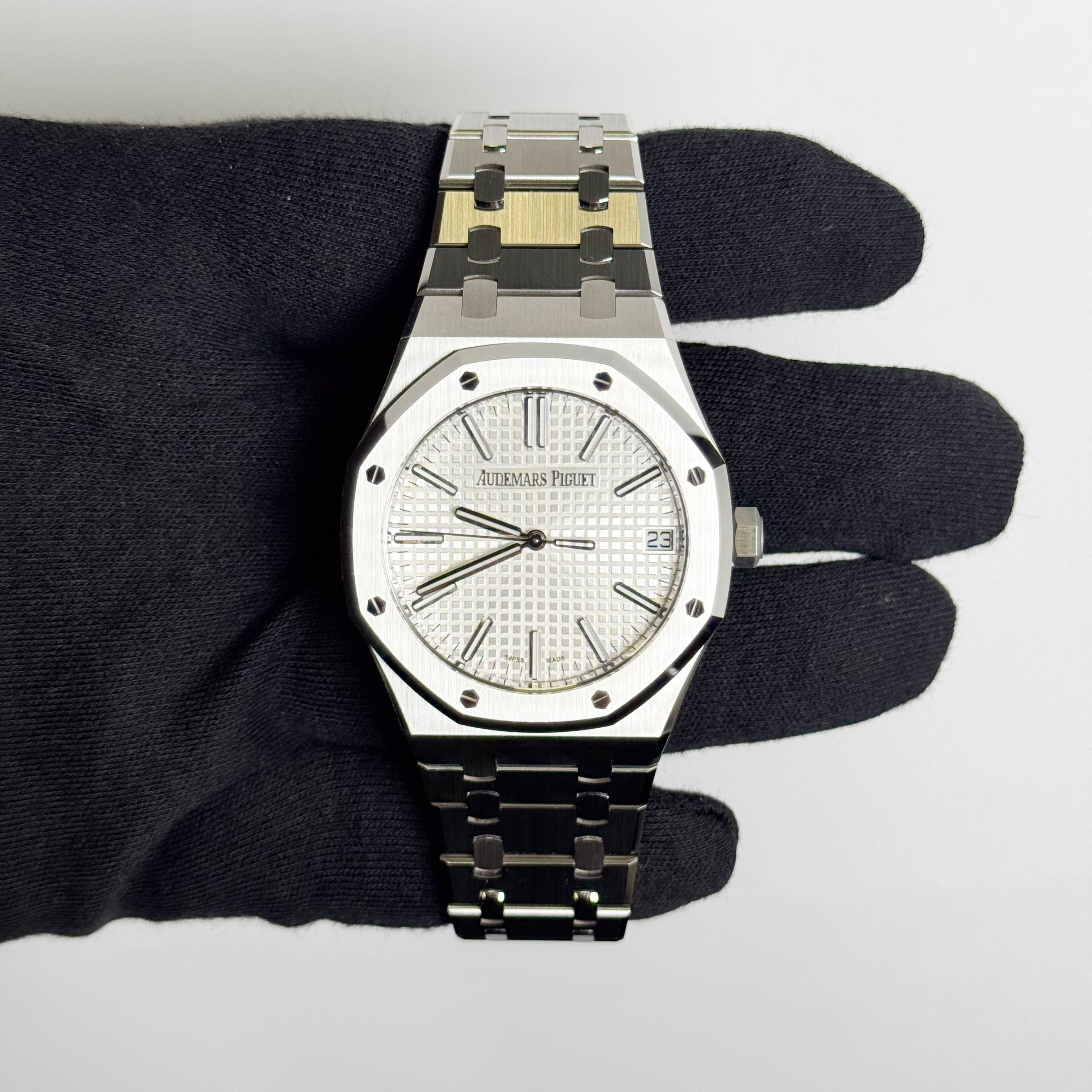 Audemars Piguet Royal Oak 41mm White Dial Watch Ref# 15510ST.OO.1320ST.08