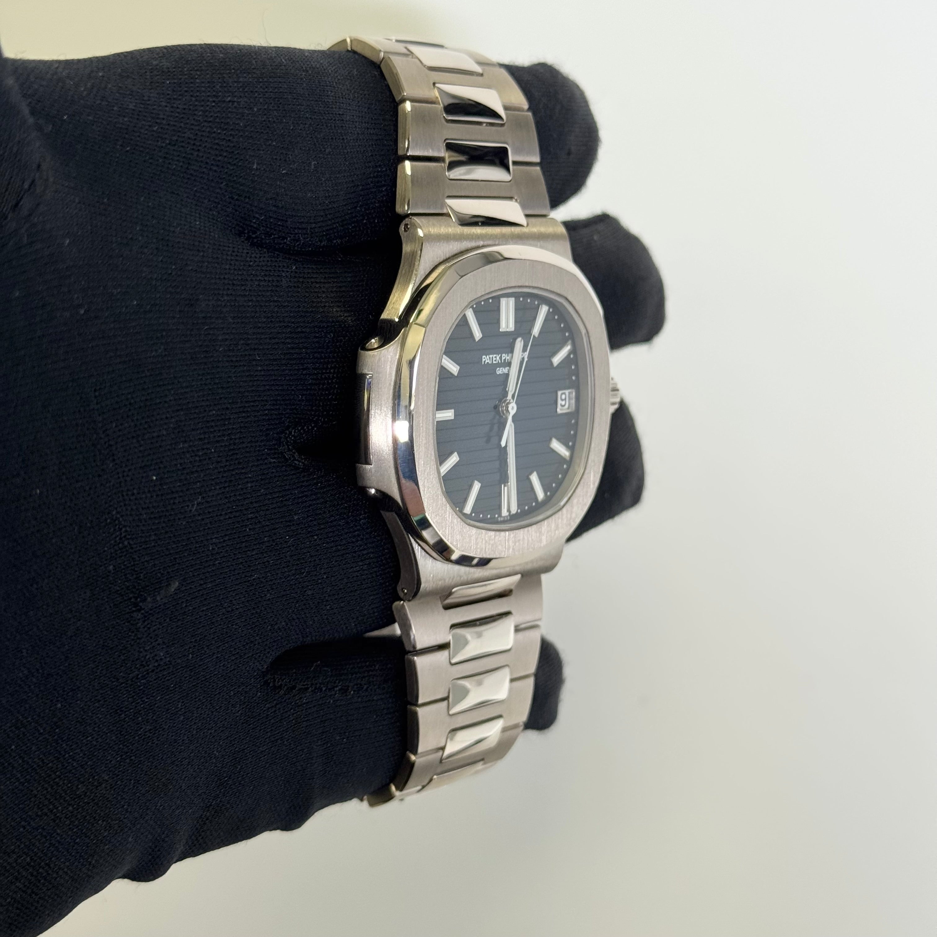 Patek Philippe Nautilus 40mm Blue Dial Watch Ref# 5811/1G-001