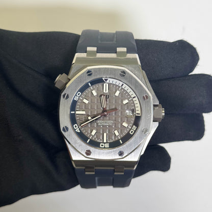 Audemars Piguet Diver 42mm Grey Dot Dial Watch Ref# 15720ST.OO.A009CA.01