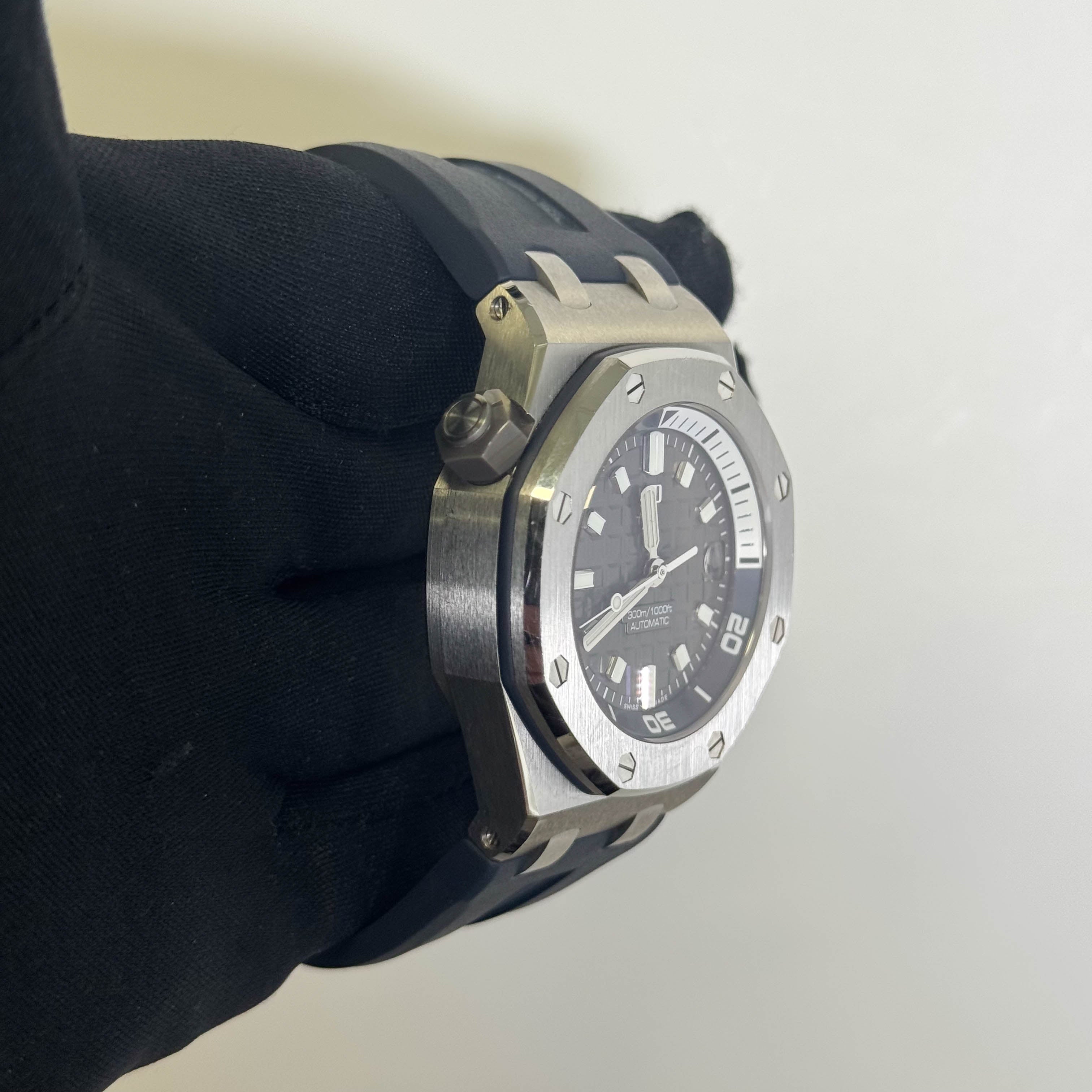 Audemars Piguet Diver 42mm Grey Dot Dial Watch Ref# 15720ST.OO.A009CA.01