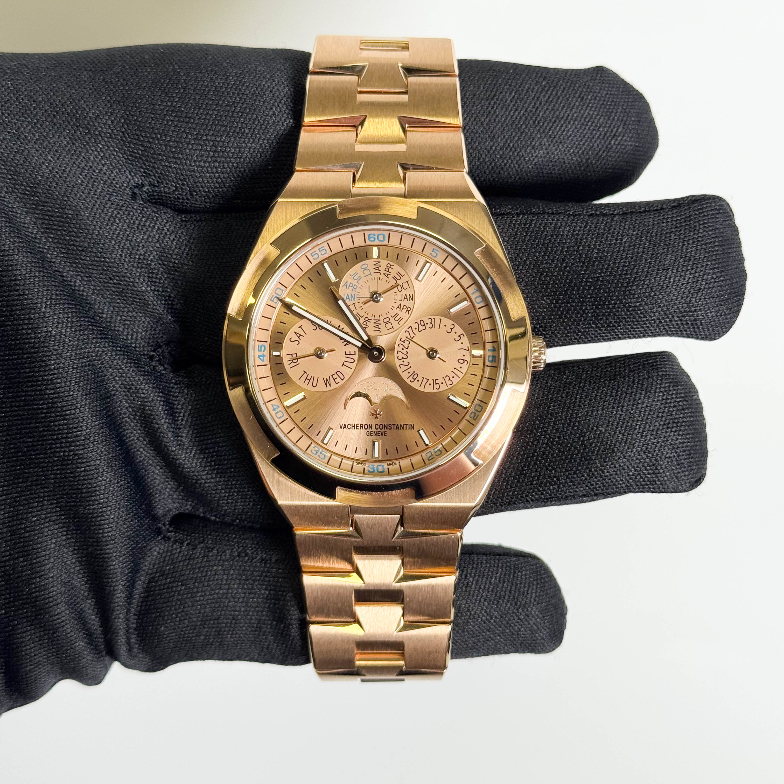 Vacheron Constantin Overseas Perpetual Calendar Ultra Thin 41.5mm Pink Gold Dial Watch Ref# 4300V/220R-H144