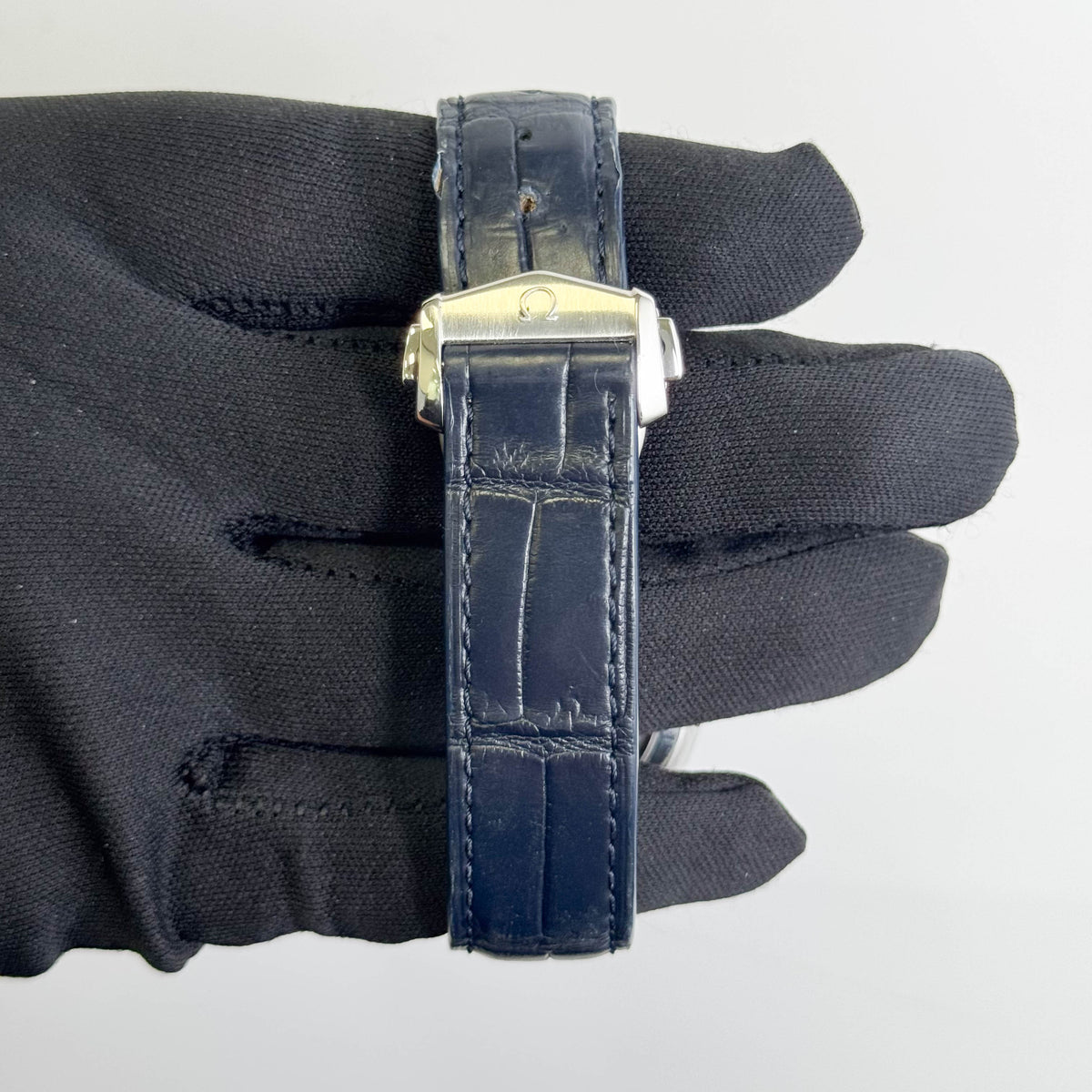Omega De Ville Hour Vision 41mm Blue Roman Dial Watch Ref# 433.13.41.21.03.001