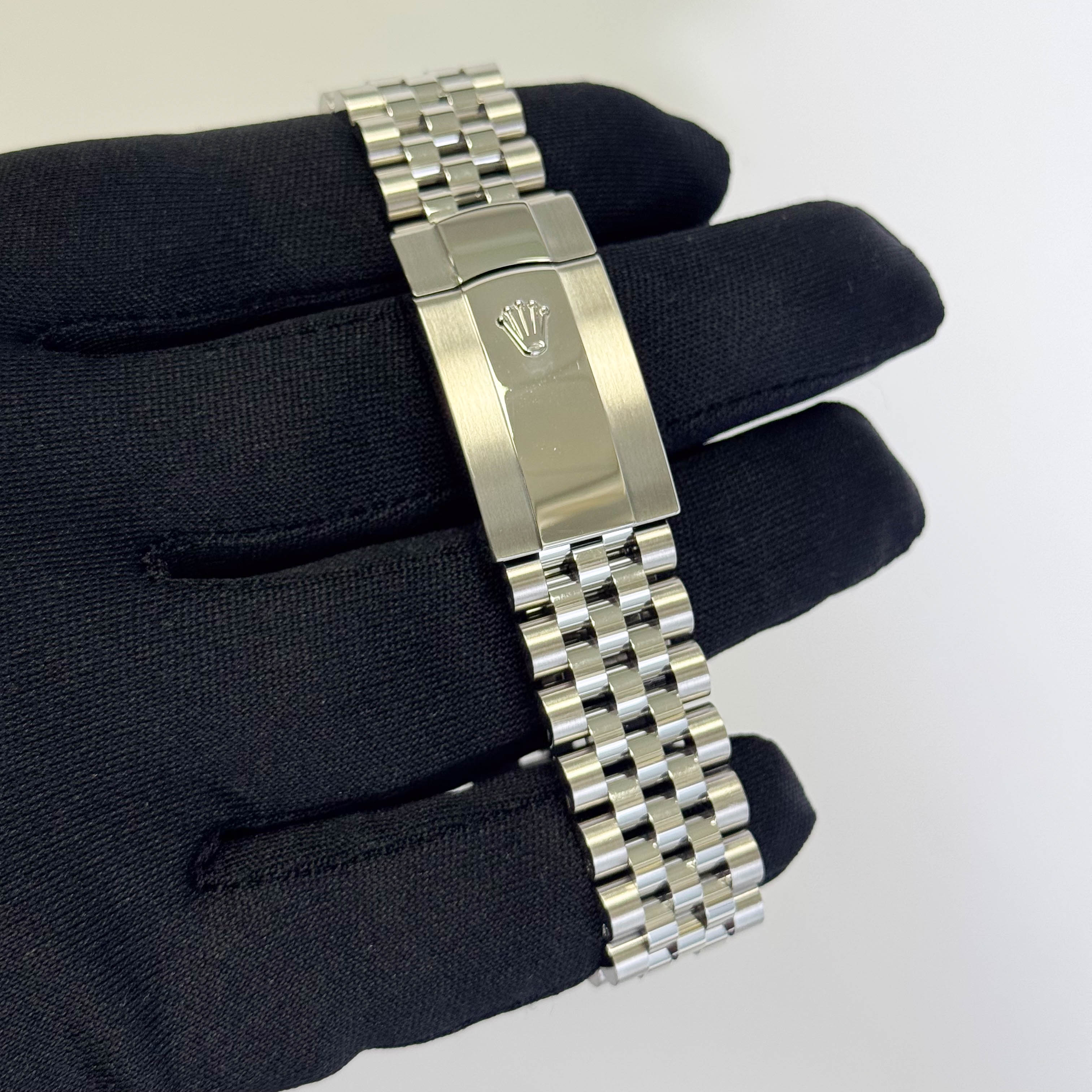 Rolex Datejust 41mm Rhodium Dial Watch Ref# 126334 - Happy Jewelers Fine Jewelry Lifetime Warranty