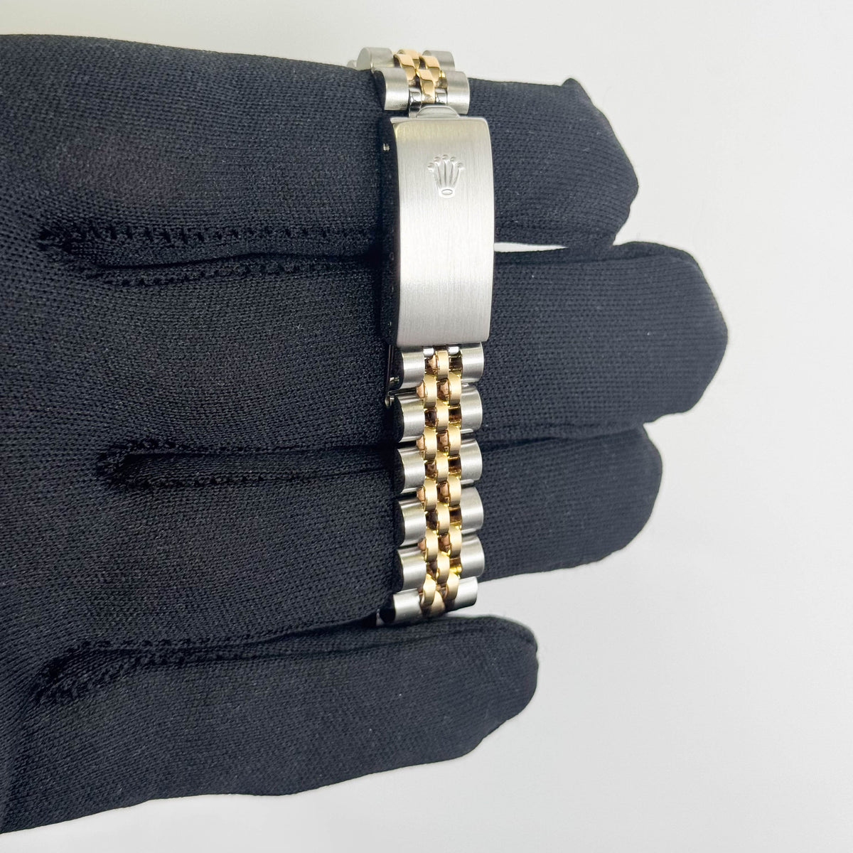 Rolex Datejust 26mm MOP Dial Watch Ref# 69173 - Happy Jewelers Fine Jewelry Lifetime Warranty