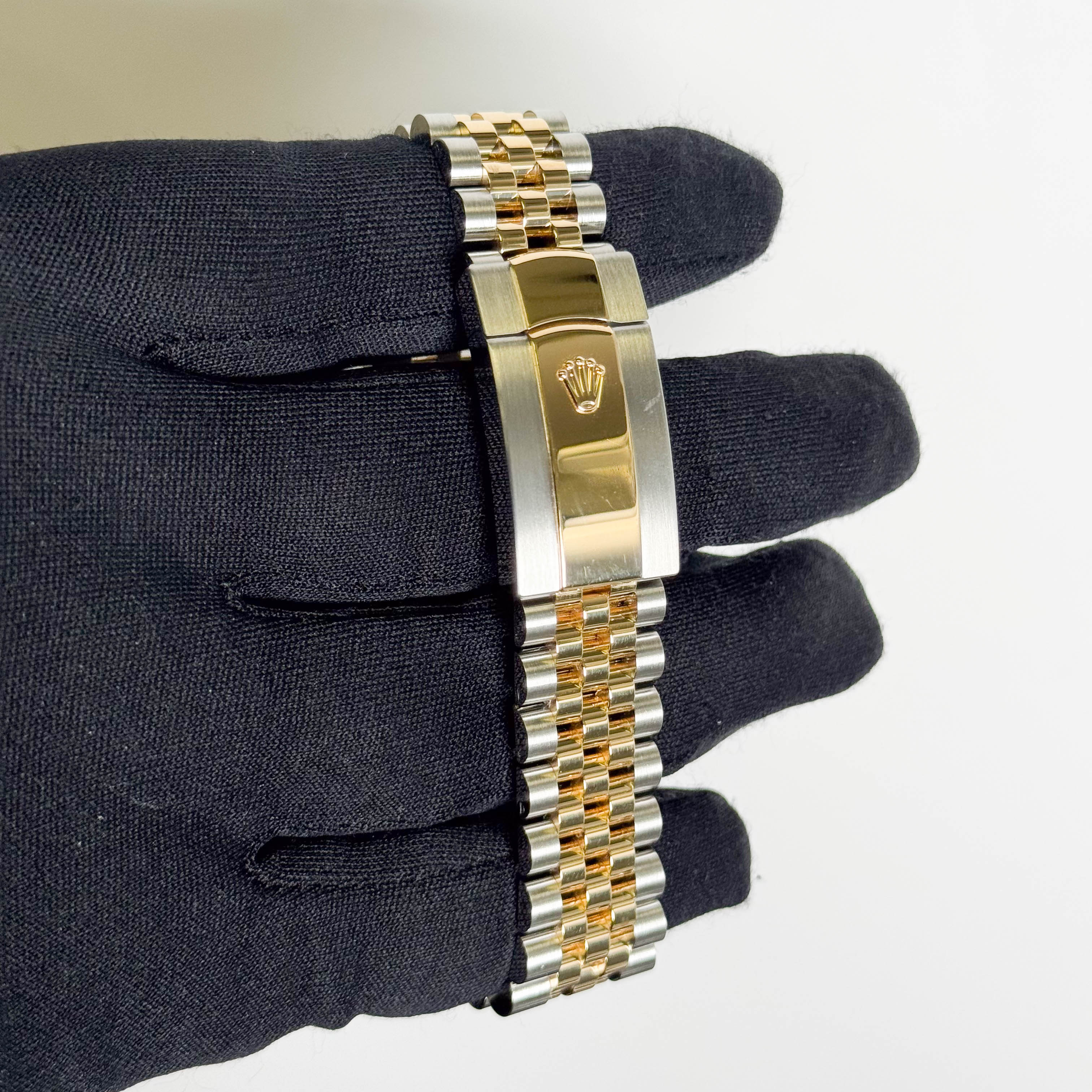 Rolex Datejust 41mm Champagne Dial Watch Ref# 126333 - Happy Jewelers Fine Jewelry Lifetime Warranty