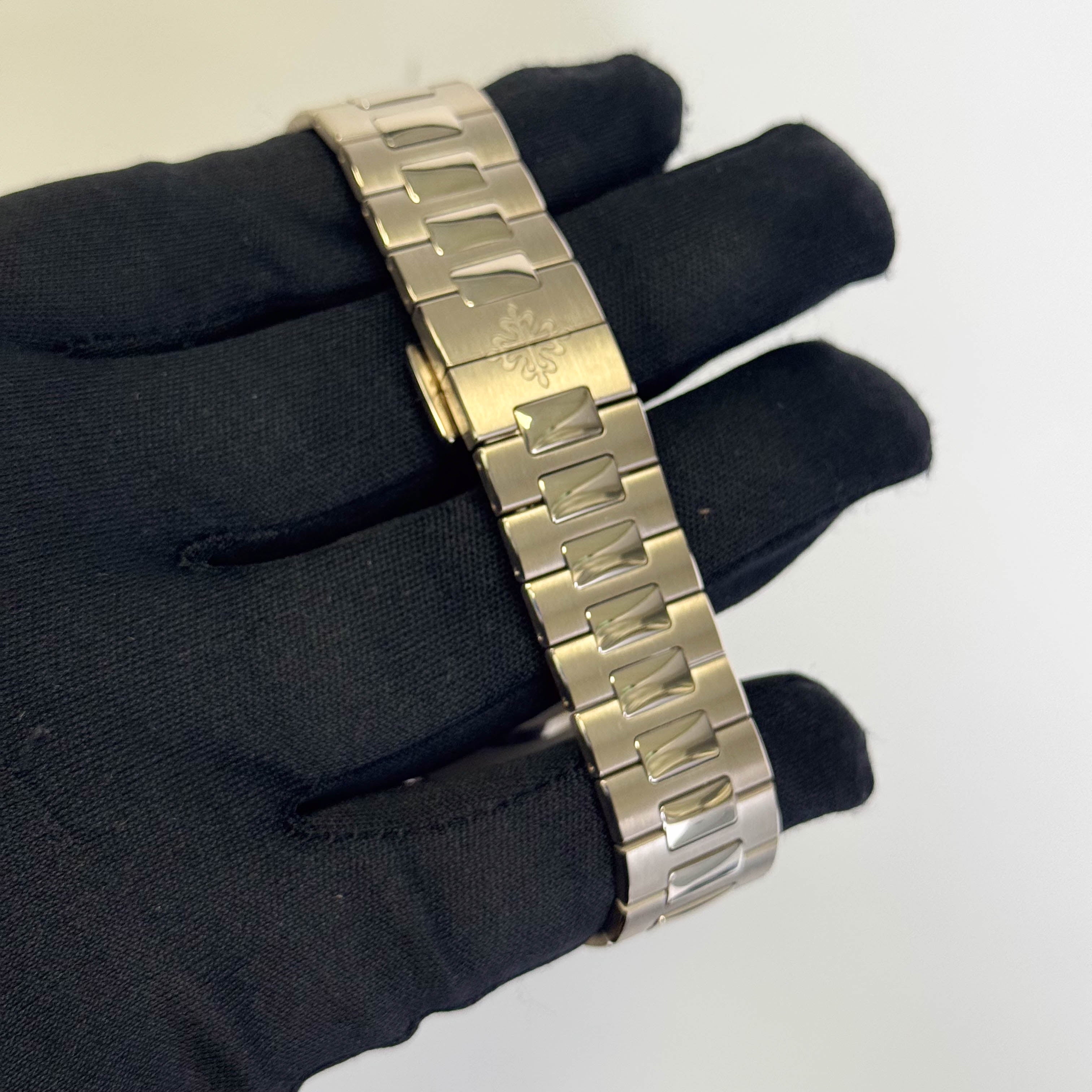 Patek Philippe Nautilus 40mm Blue Dial Watch Ref# 5811/1G-001