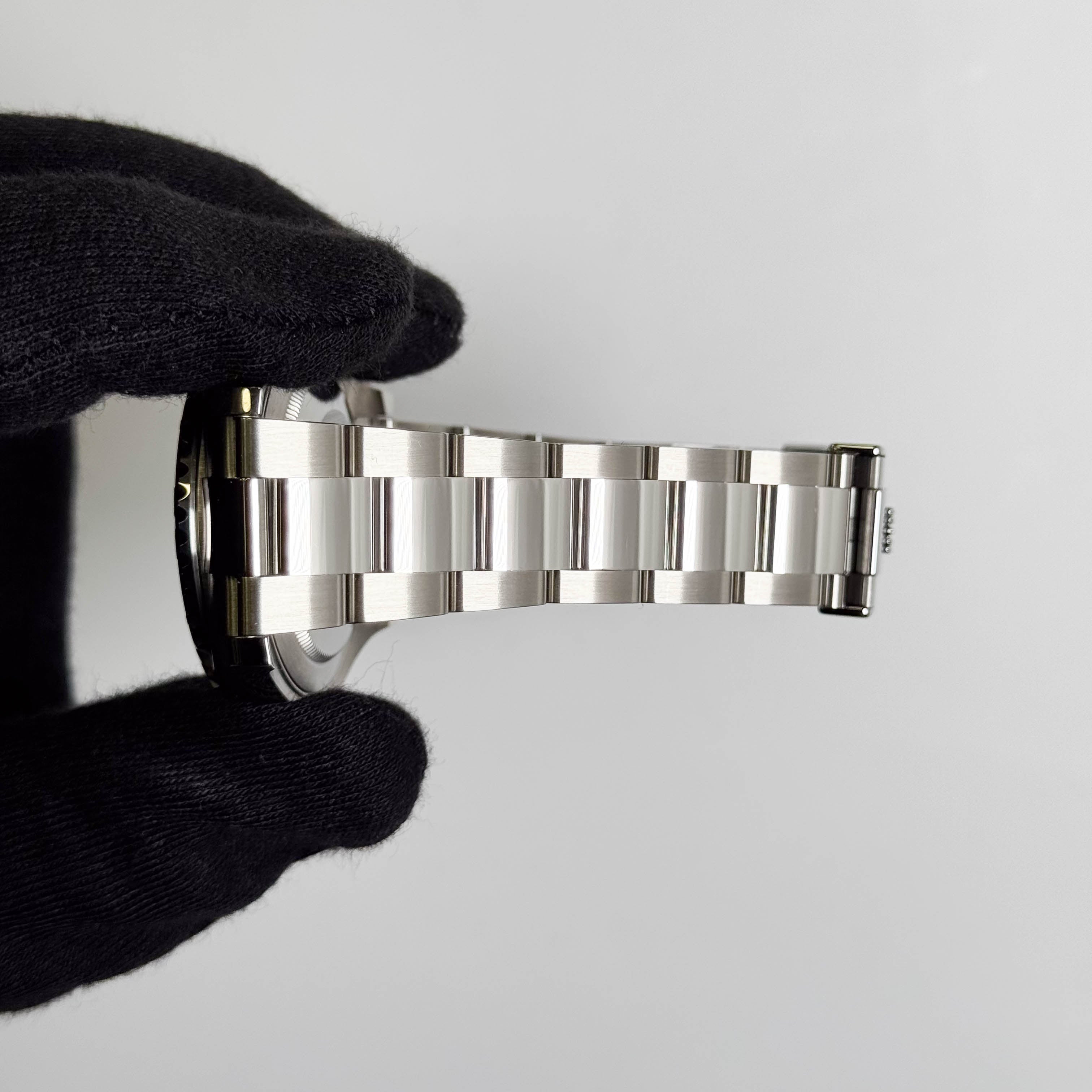 Rolex Yacht-Master 40mm Rhodium Dial Watch Ref# 126622