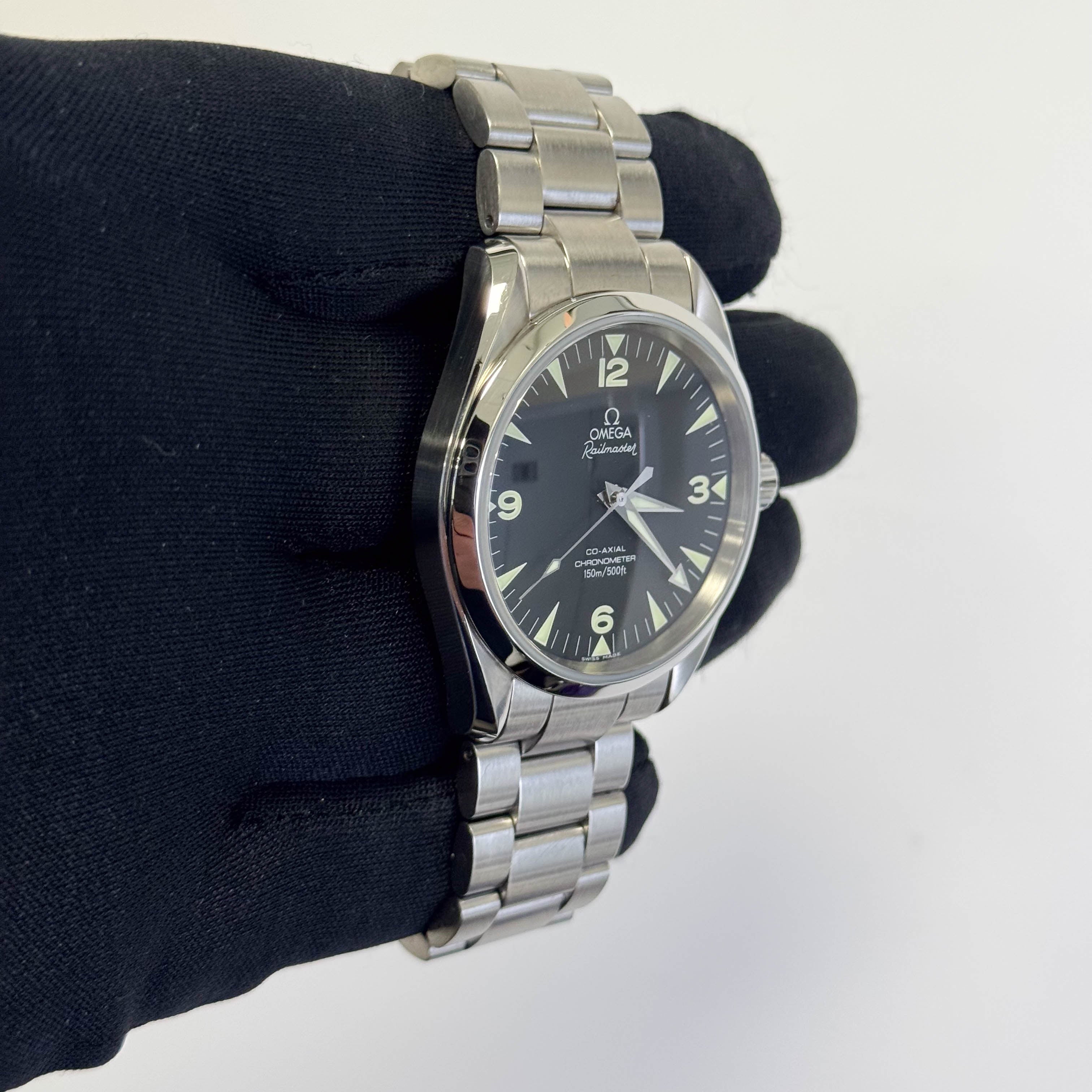 チェリーページ Omega Seamaster Railmaster 39mm Black Dial Watch Ref# 2503.52.00