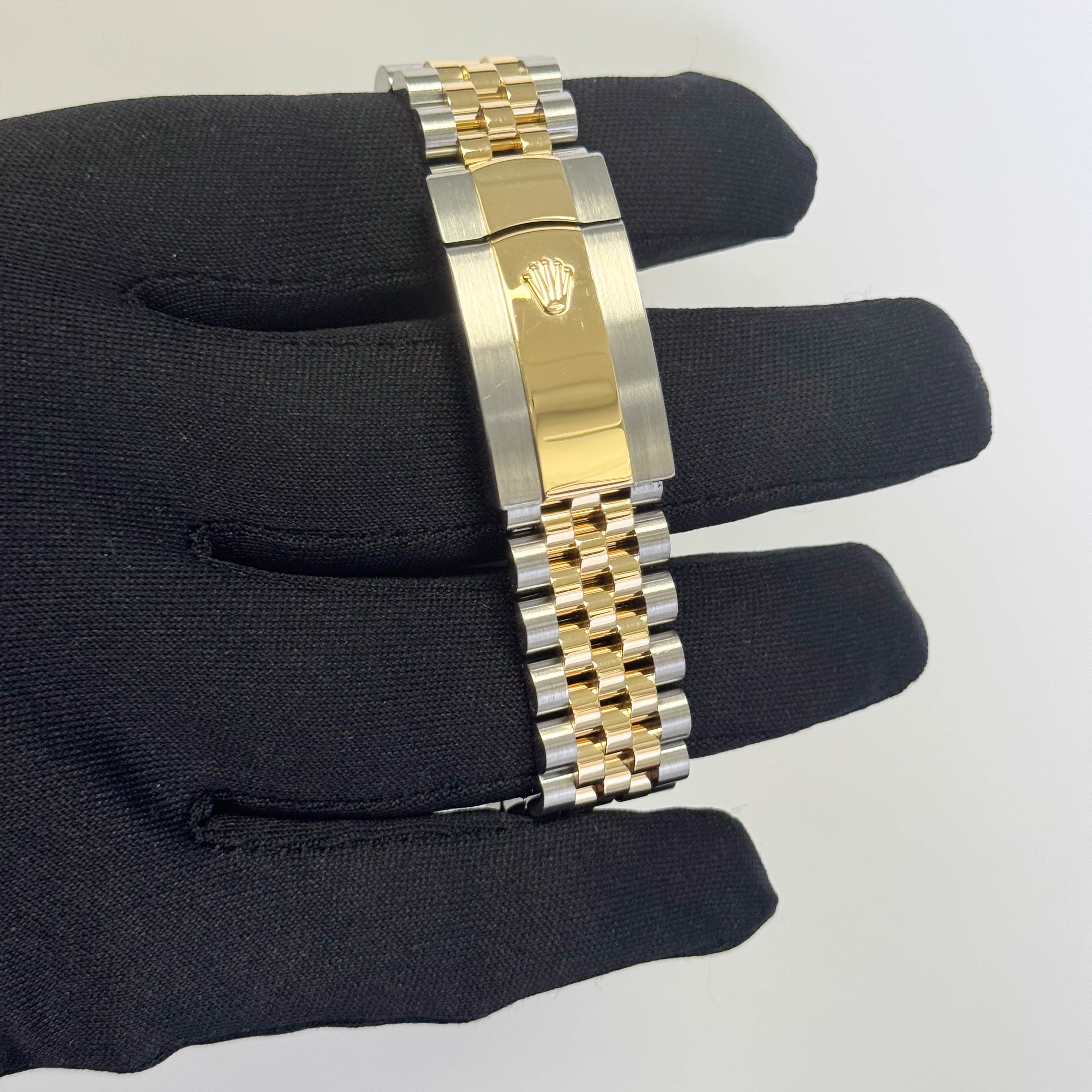 Rolex Datejust 41mm Champagne Dial Watch Ref# 126333 - Happy Jewelers Fine Jewelry Lifetime Warranty