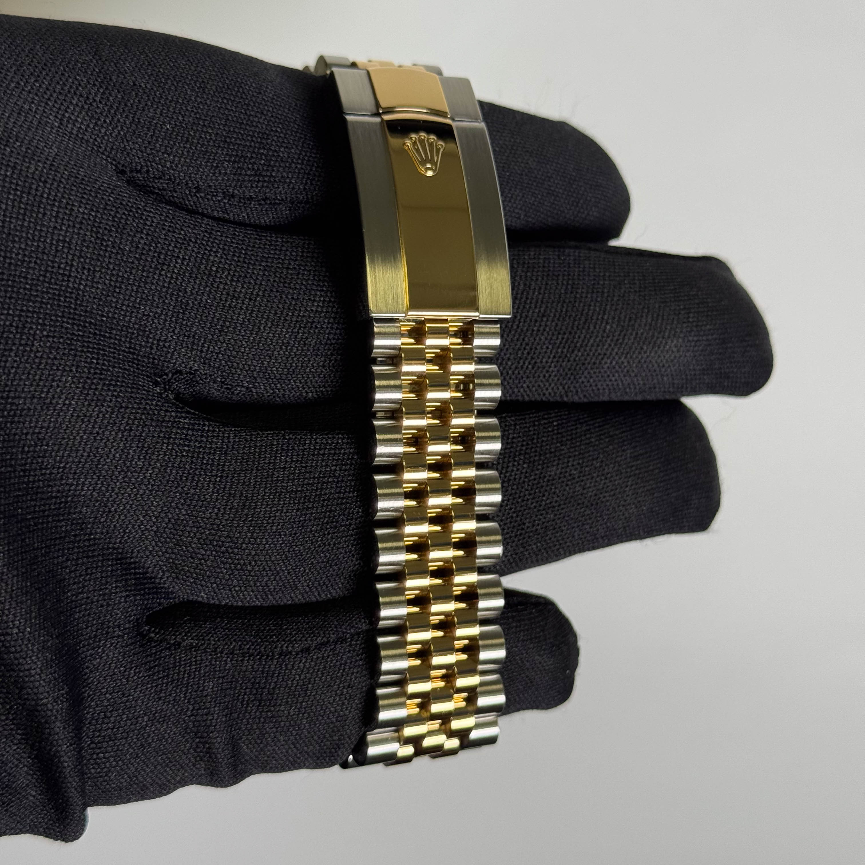Rolex Datejust 41mm Champagne Dial Watch Ref# 126333 - Happy Jewelers Fine Jewelry Lifetime Warranty