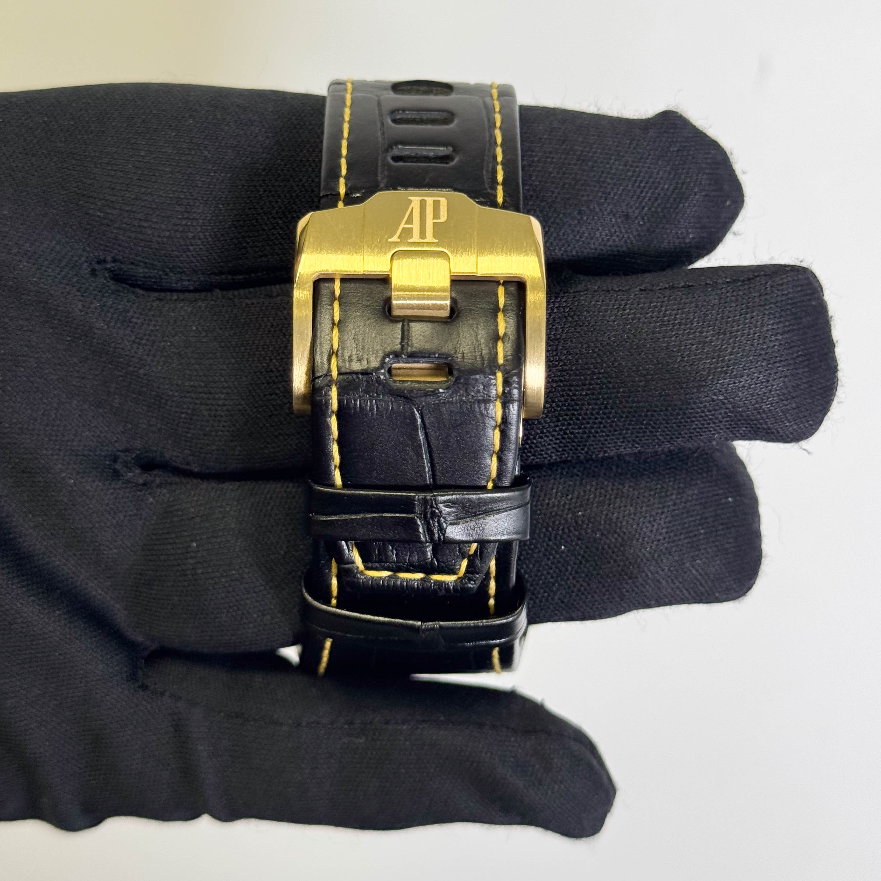 Audemars Piguet Royal Oak Offshore 43mm Black Chronograph Dial Watch Ref# 26420CE.OO.A127CR.01