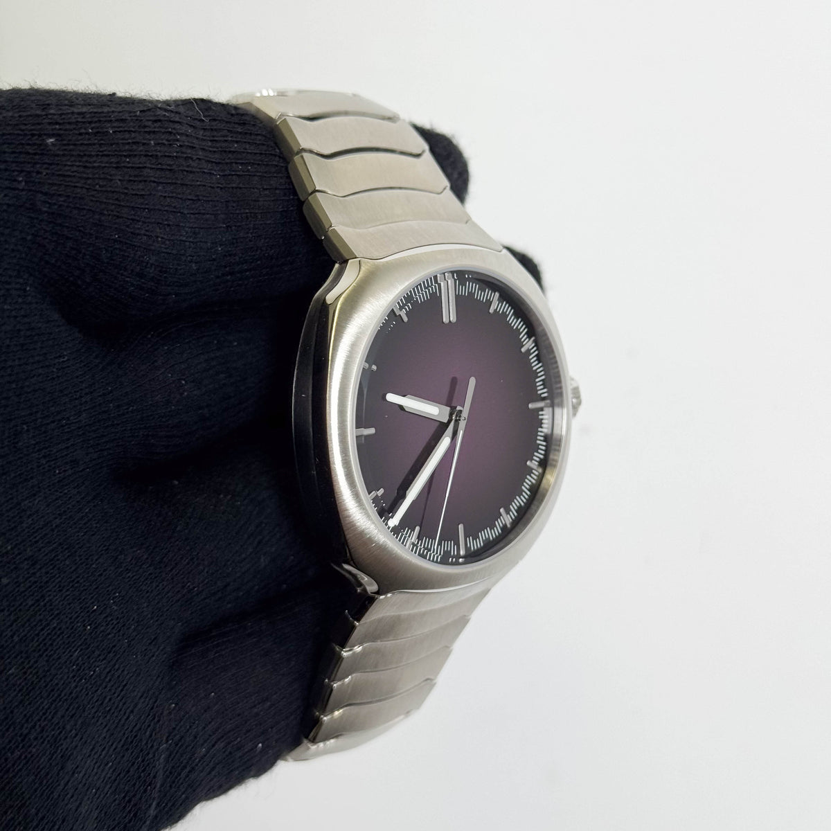H. Moser & Cie. Steamliner Center Seconds "Purple Haze" 40mm Purple Dial Watch Ref# 6201-1201