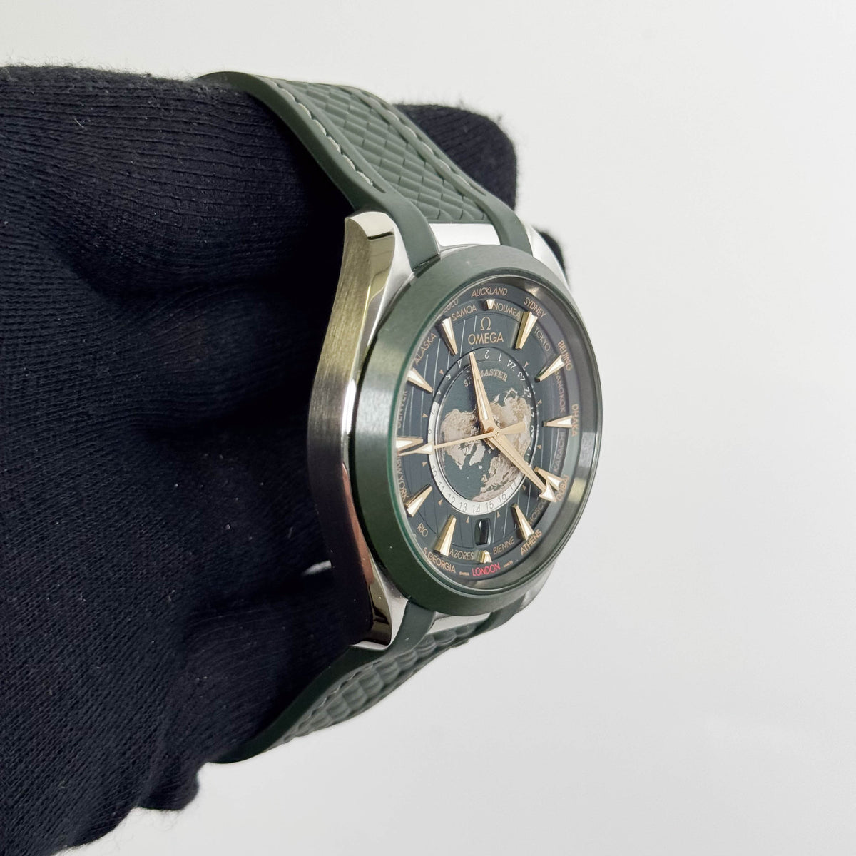 Omega Seamaster Aqua Terra 39mm Green Dial Watch Ref# 220.32.43.22.10.001