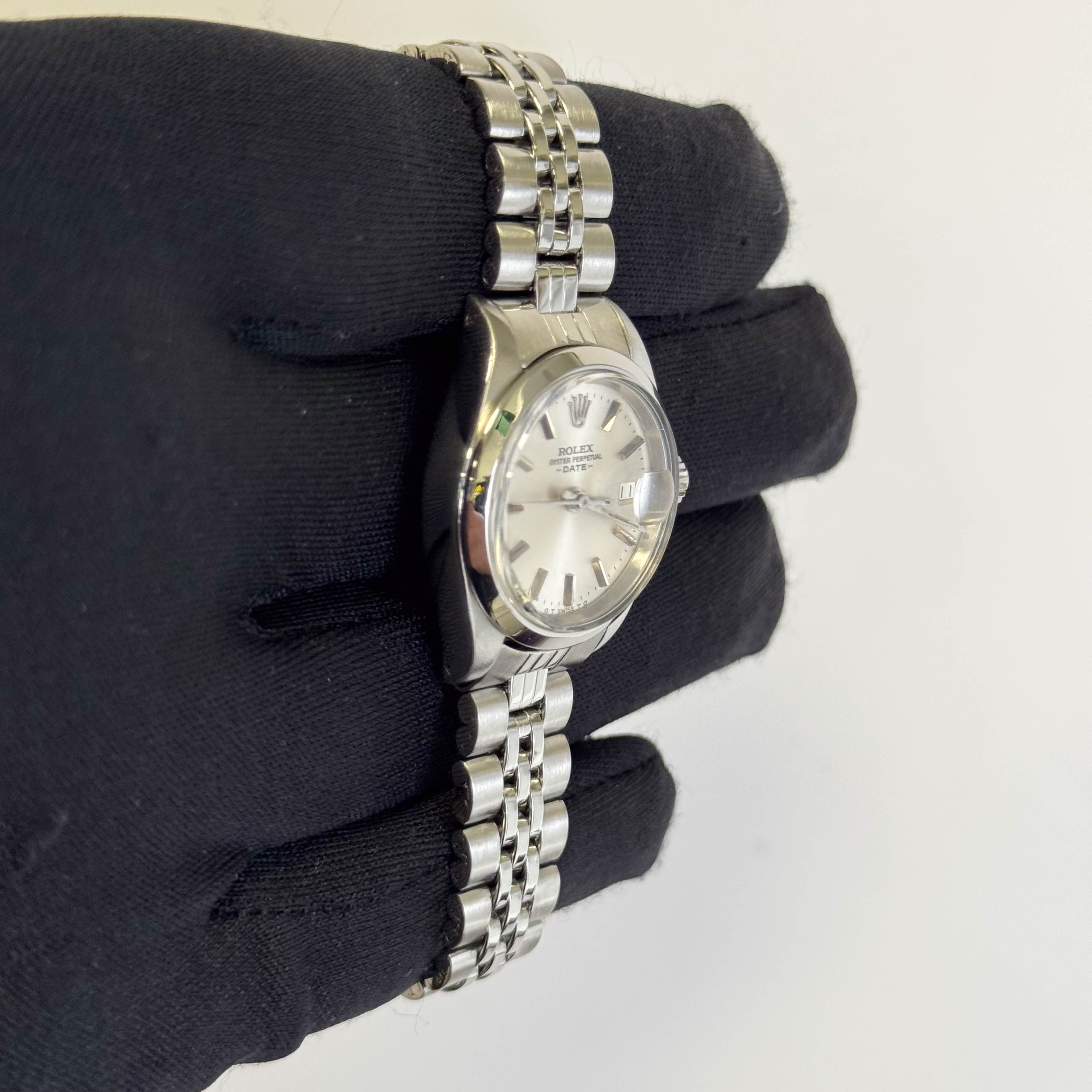 Rolex Oyster Perpetual Datejust 26mm Silver Dial Watch Ref# 69160