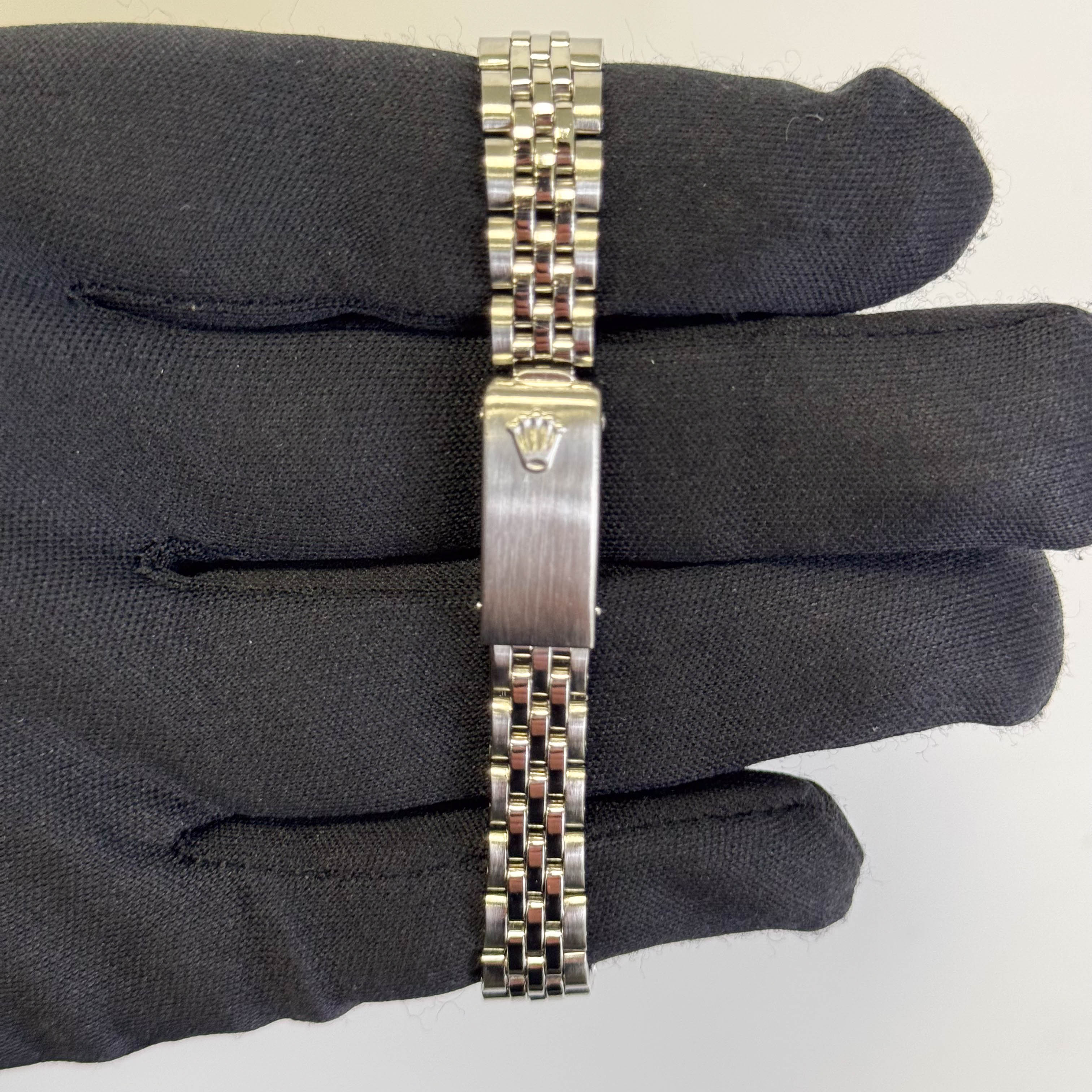 Rolex Oyster Perpetual Datejust 26mm Silver Dial Watch Ref# 69160