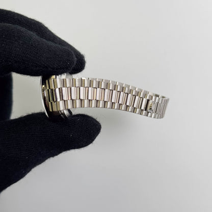 Rolex Datejust 26mm Silver Dial Watch Ref# 69079
