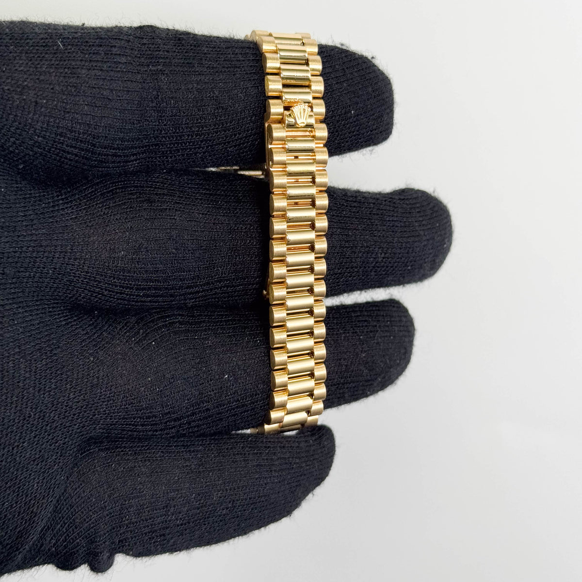 Rolex Datejust 26mm Champagne Dial Watch Ref# 68058