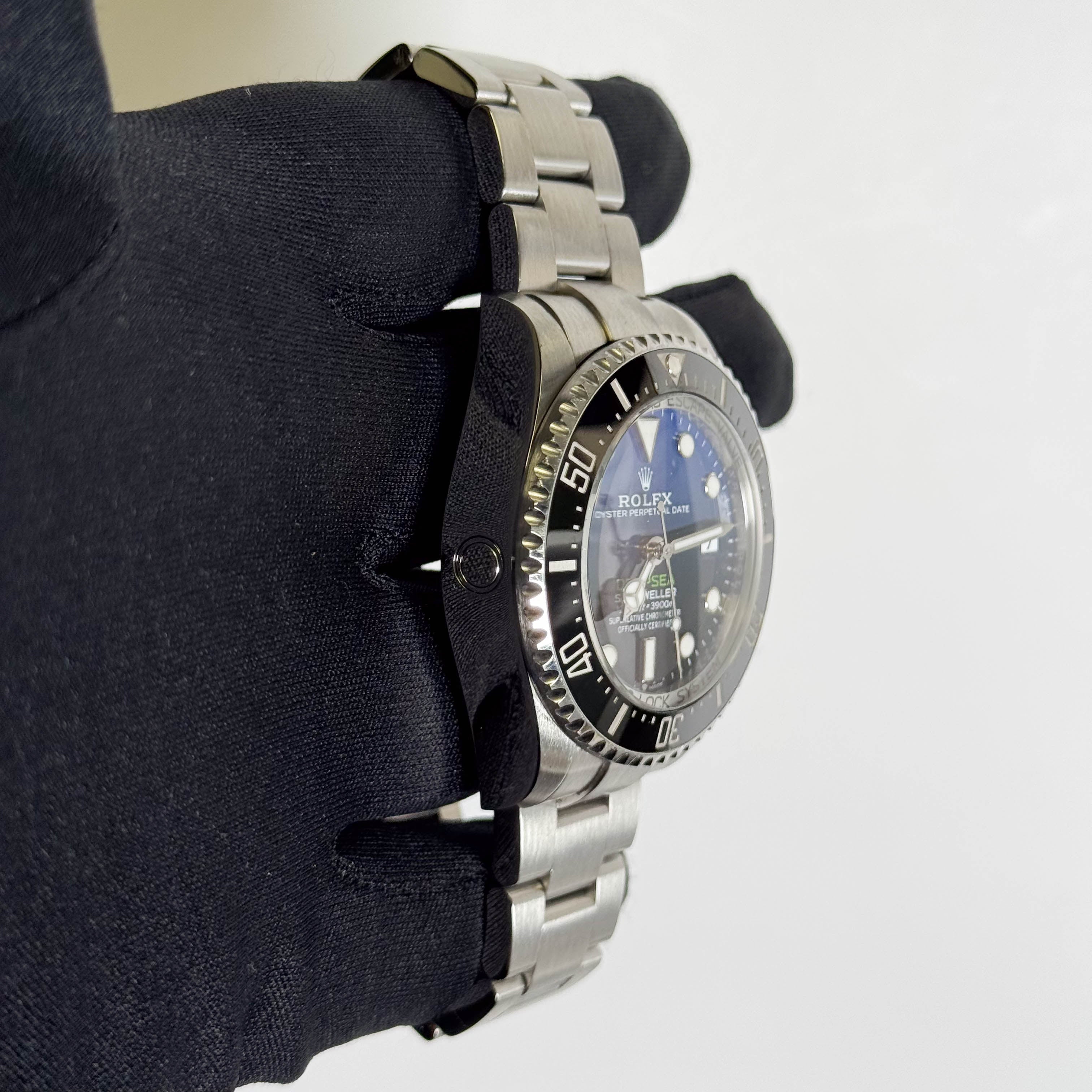 Rolex Sea-Dweller 44mm Black/Blue Dial Watch Ref# 136660