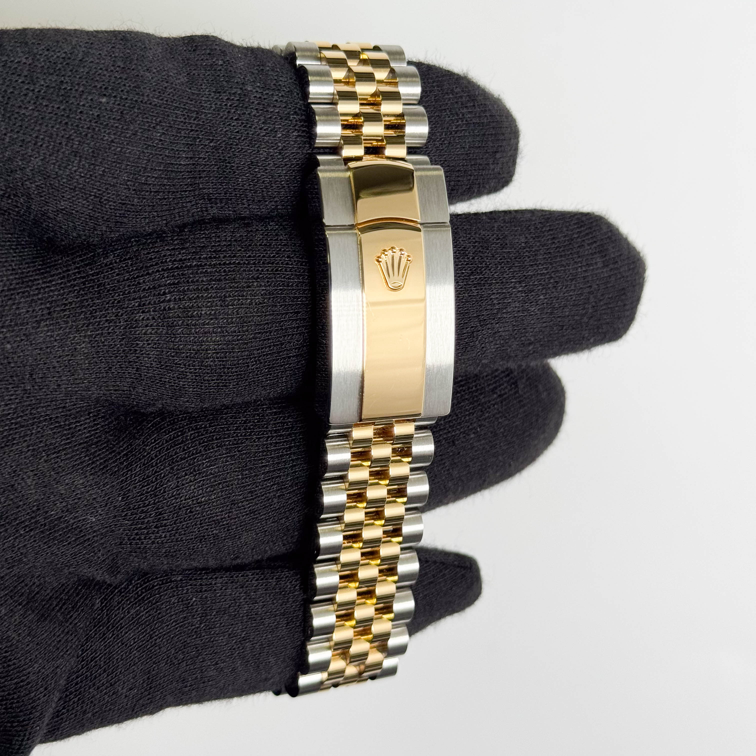 Rolex Datejust 36mm MOP Dial Watch Ref# 126283RBR