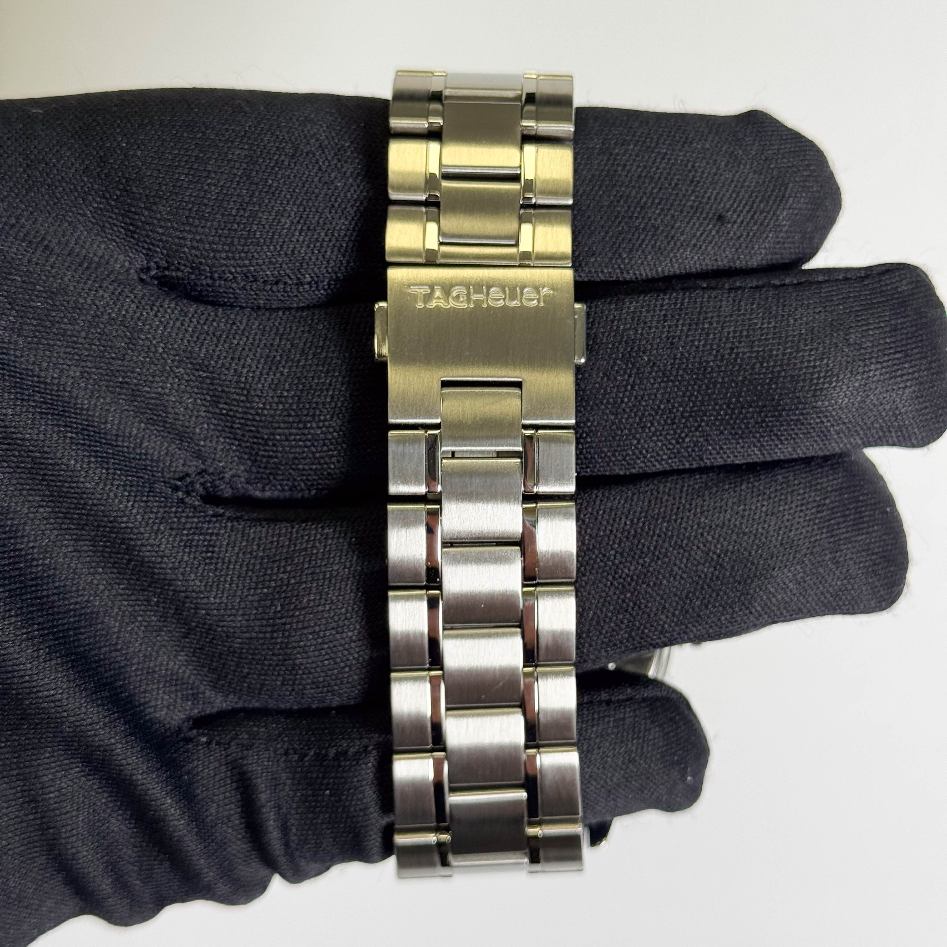 Tag Heuer Mens Carrera Day Date Stainless Steel 43mm Chronograph Dial Watch Ref# CV2A10 - Happy Jewelers Fine Jewelry Lifetime Warranty
