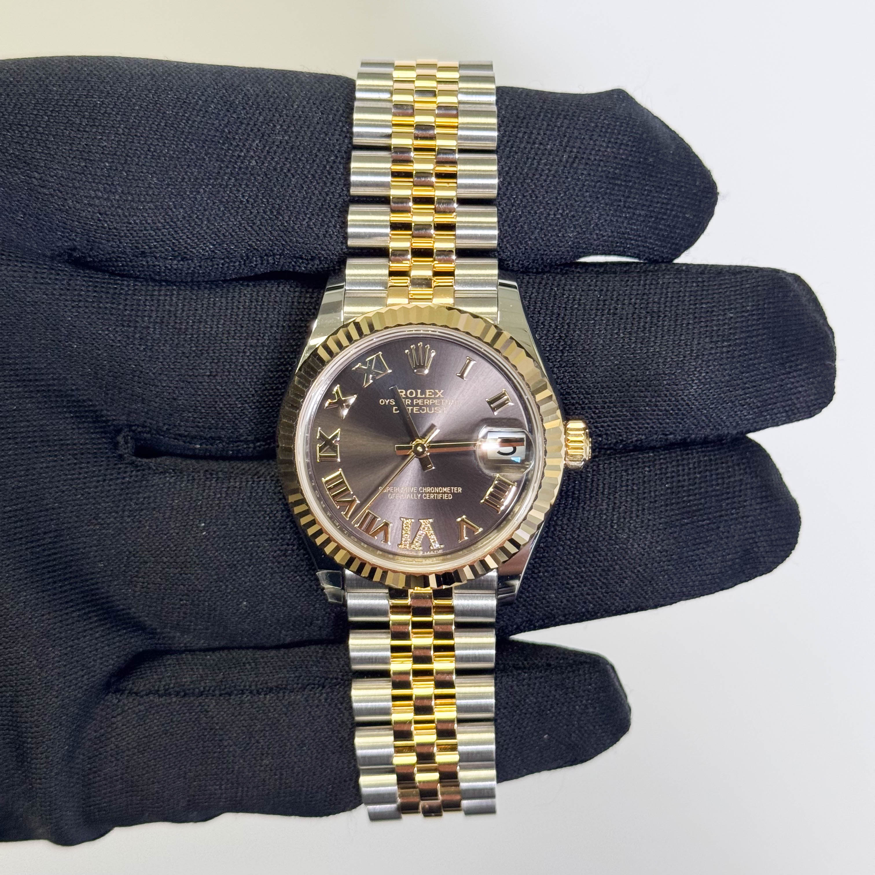 Rolex Datejust 31mm Rhodium Dial Watch Ref# 278273