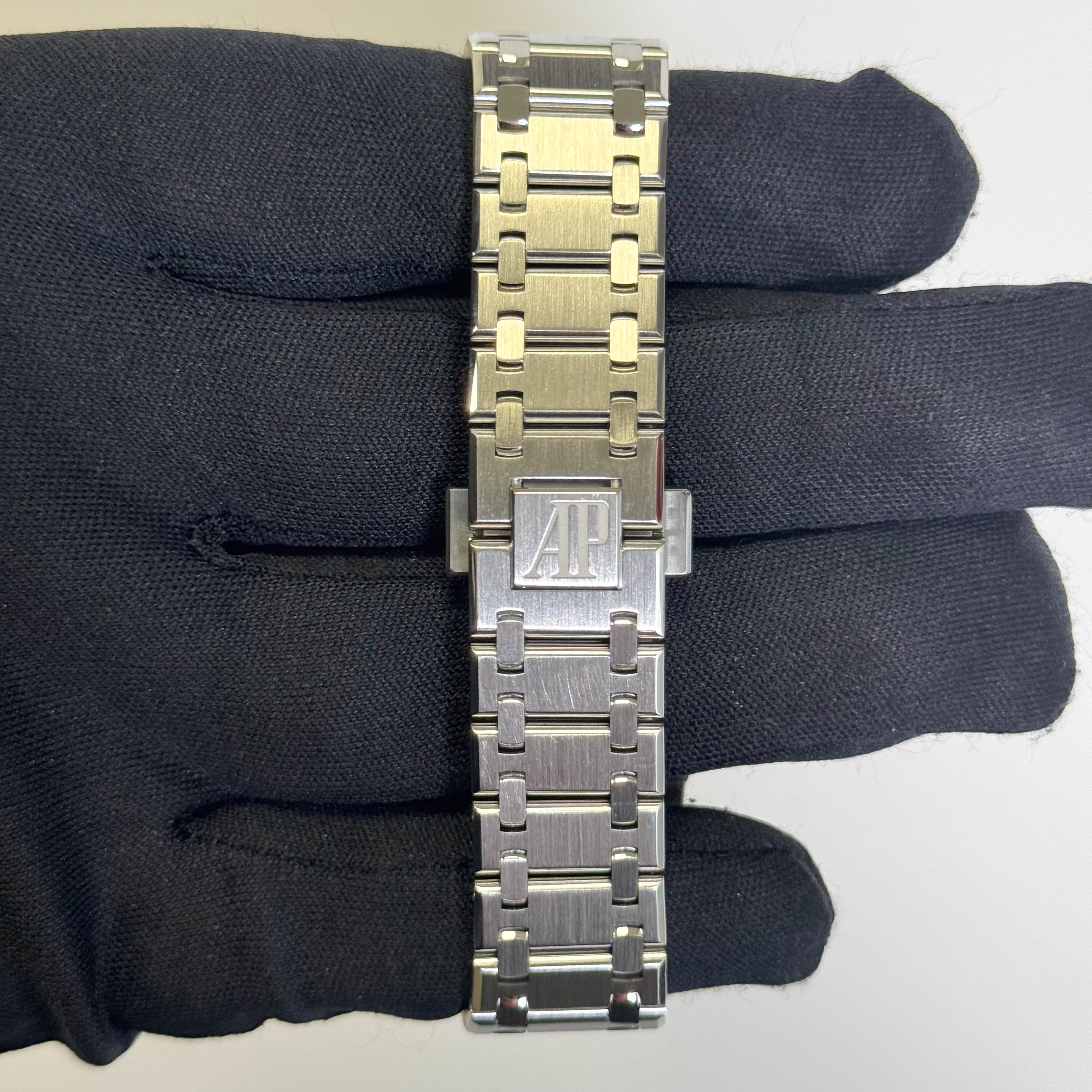 Audemars Piguet Jumbo Extra Thin 39mm Blue Dial Watch Ref# 16202ST