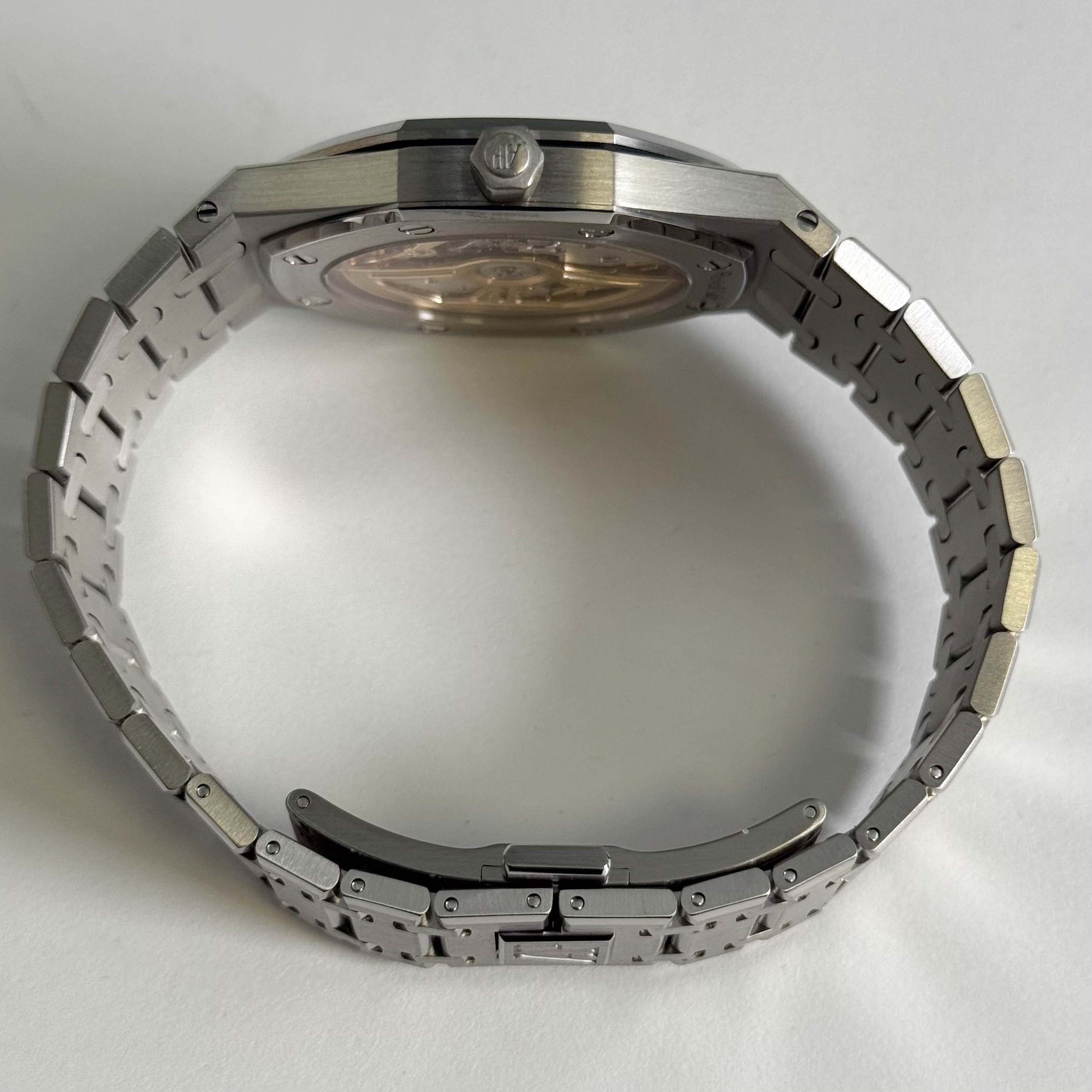 Audemars Piguet Jumbo Extra Thin 39mm Blue Dial Watch Ref# 16202ST