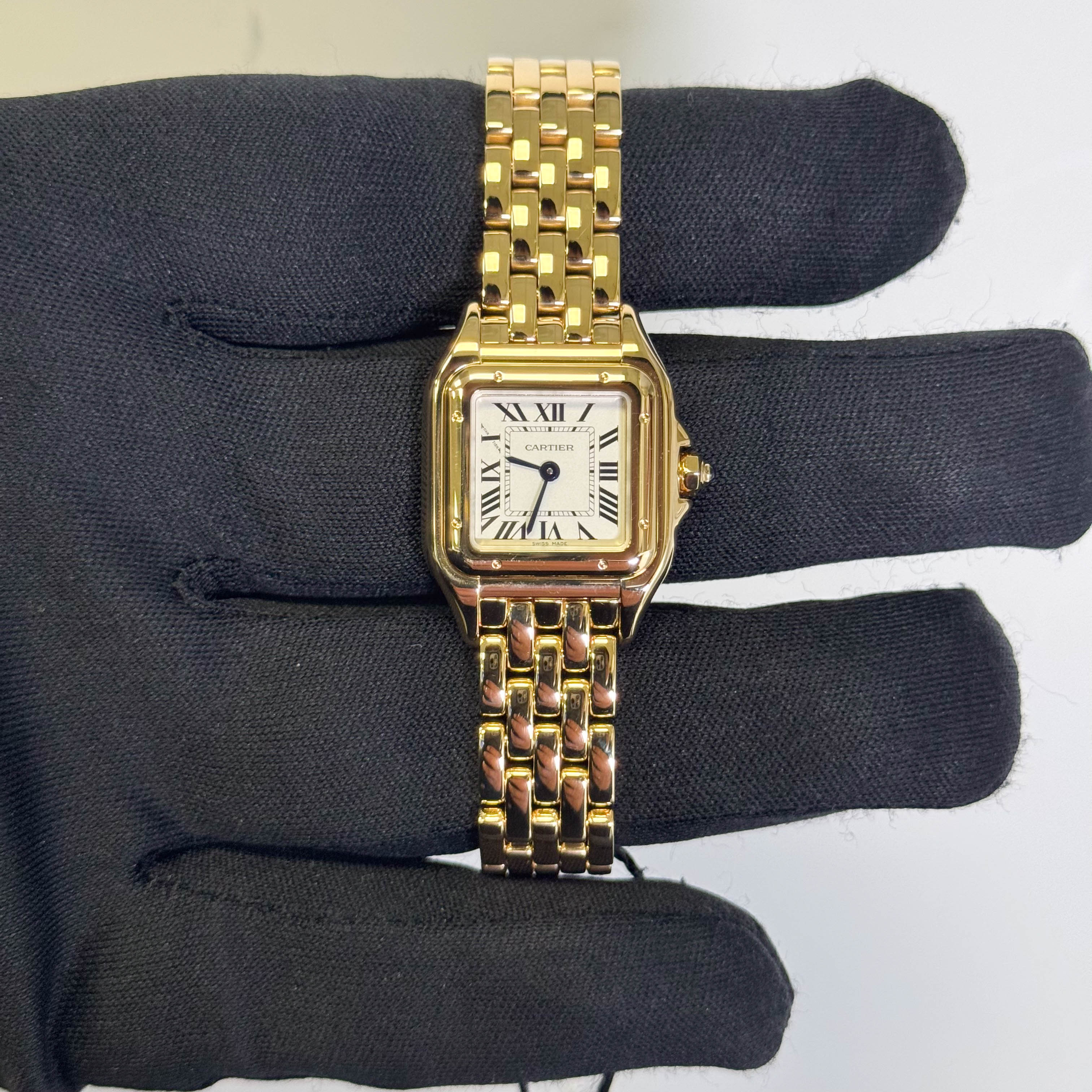 Cartier Panthere 22x30.3 mm White Dial Watch Ref# WGPN0059 – Happy