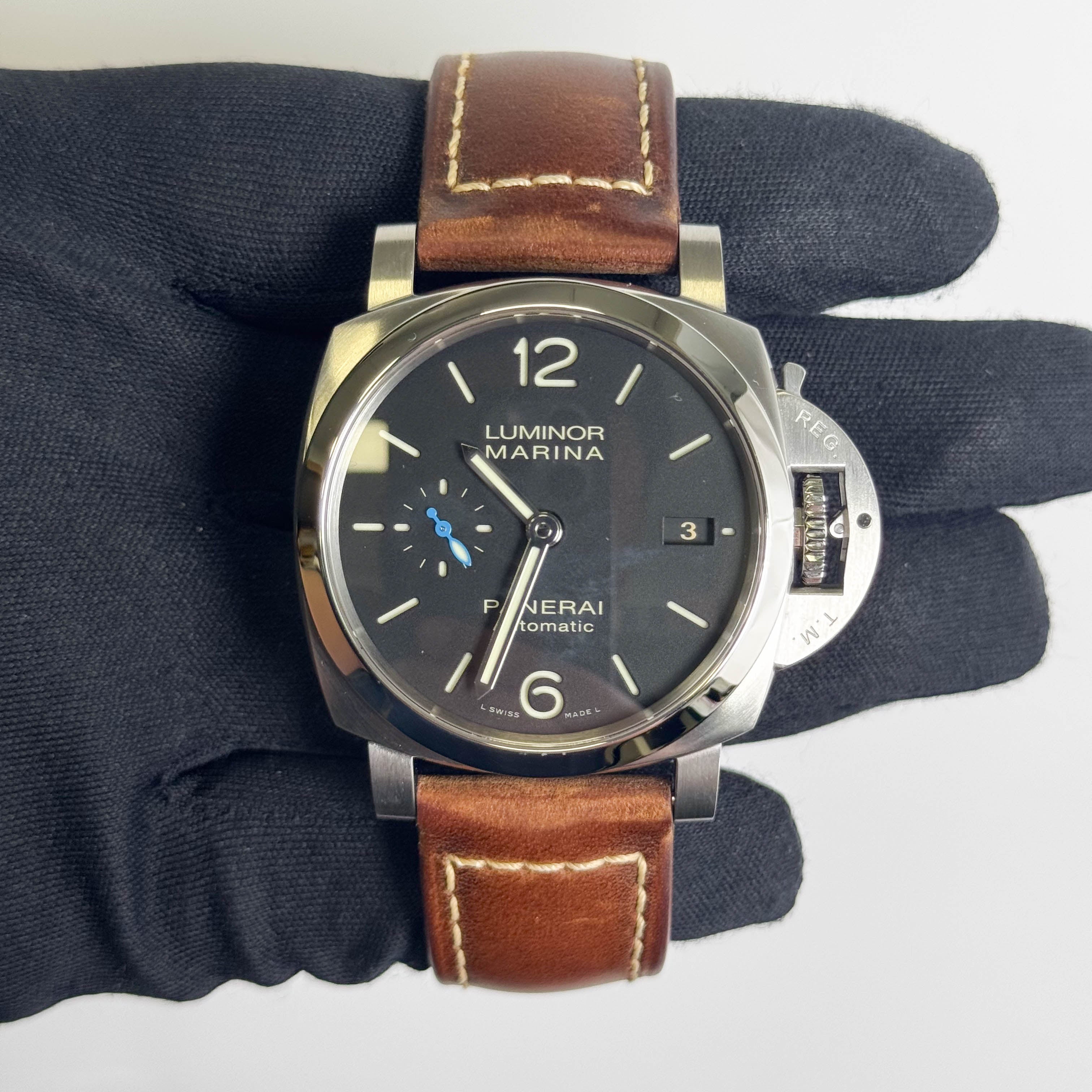 Panerai Luminor 42mm Black Dial Watch Ref# PAM01392 - Happy Jewelers Fine Jewelry Lifetime Warranty