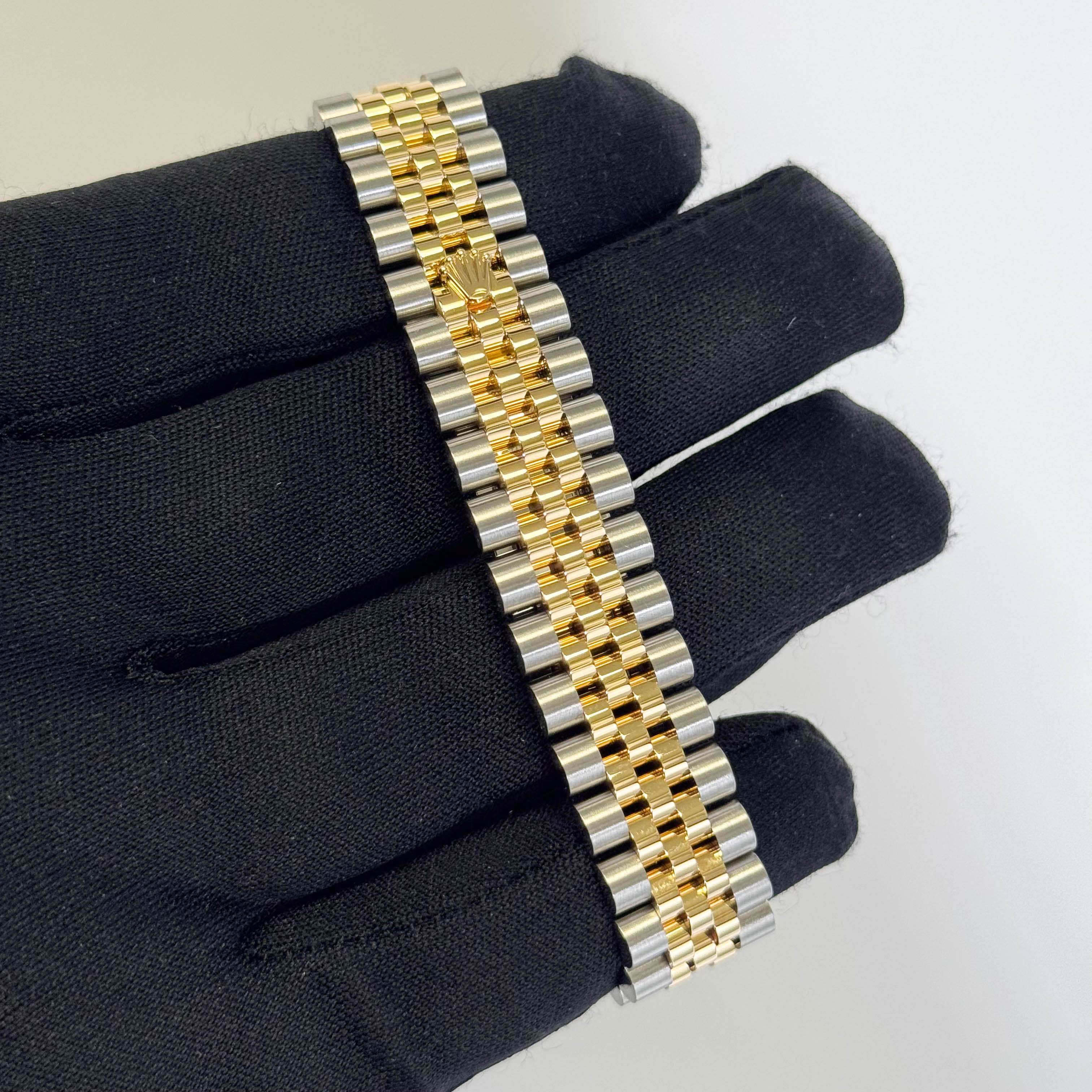 Rolex Datejust 31mm MOP Dial Watch Ref# 278273